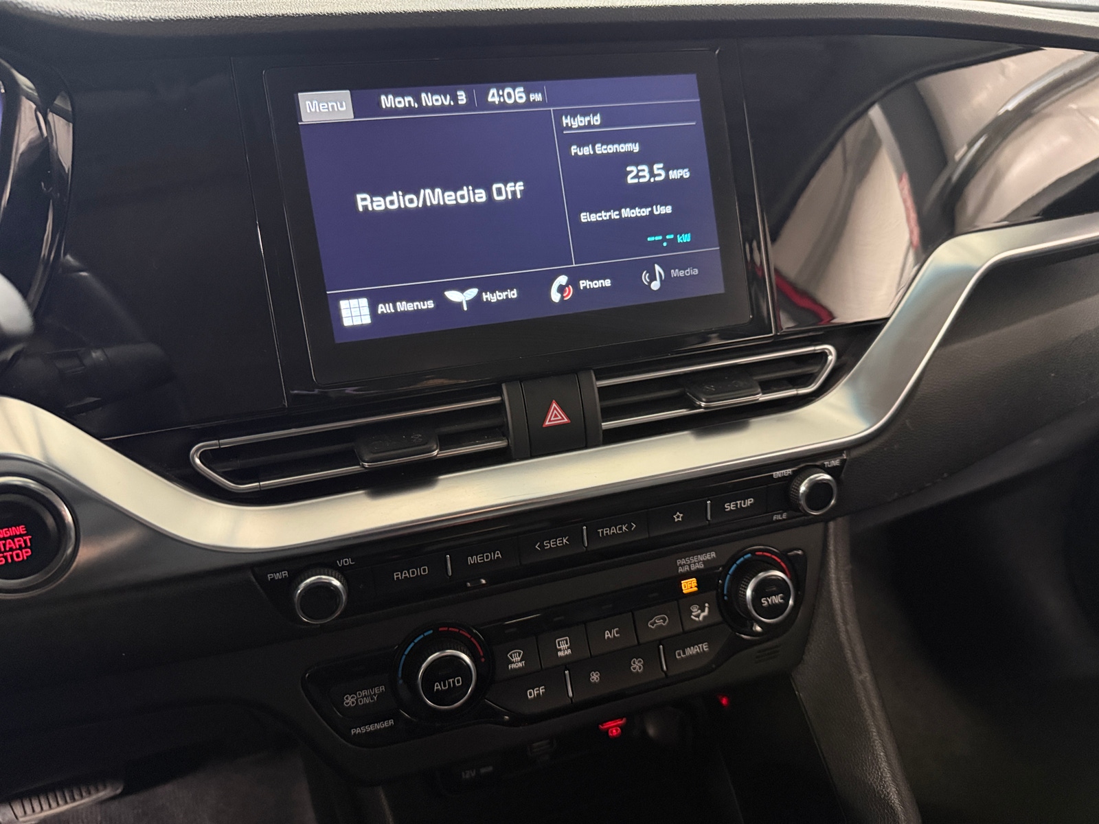 Thumbnail: 2020 Kia Niro - 4