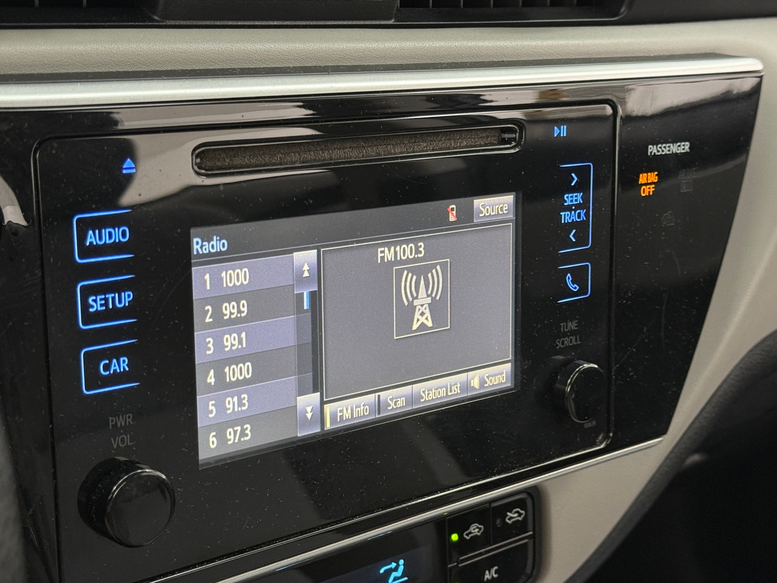 Thumbnail: 2017 Toyota Corolla - 4