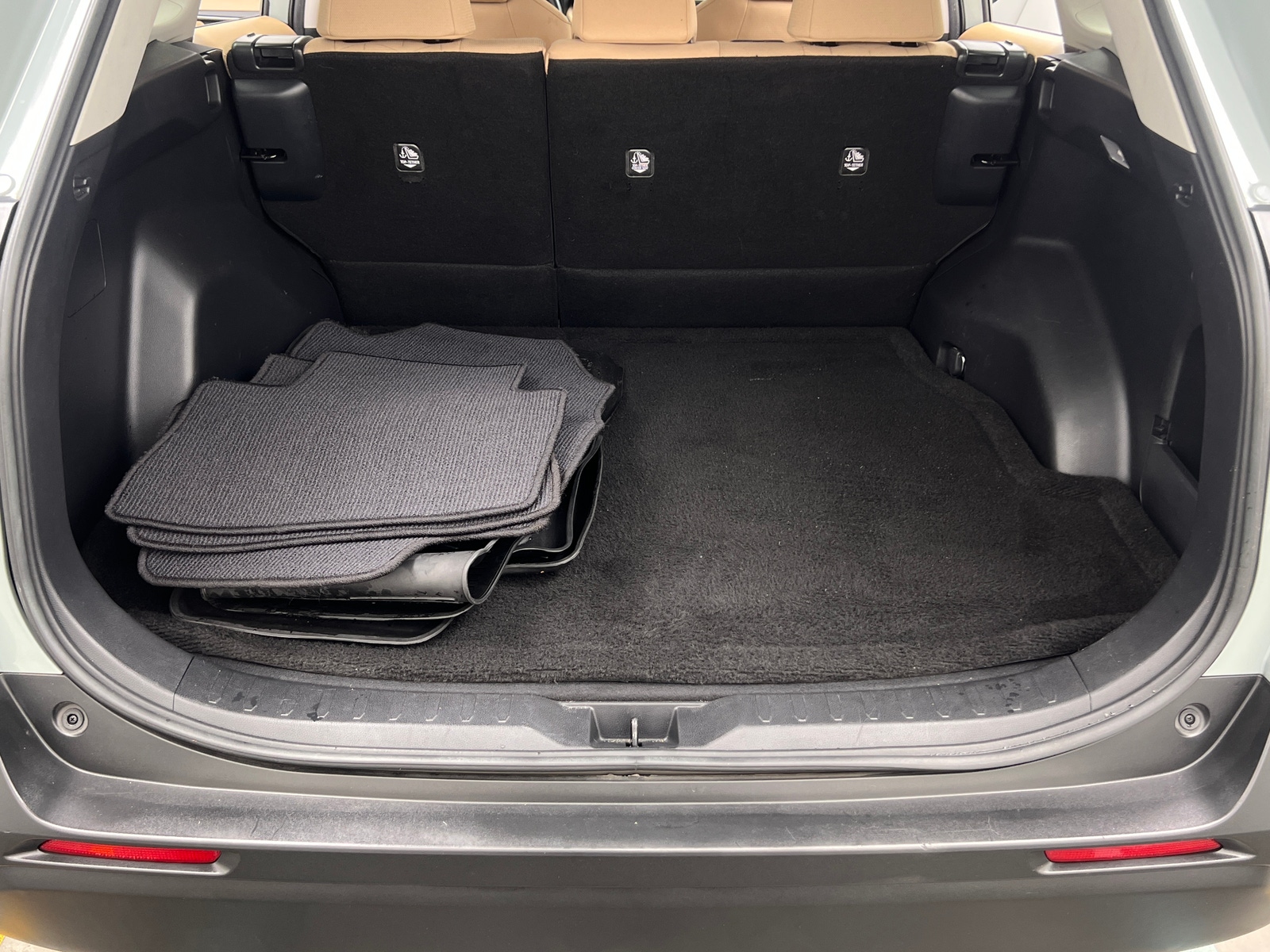 Thumbnail: 2019 Toyota RAV4 - 7