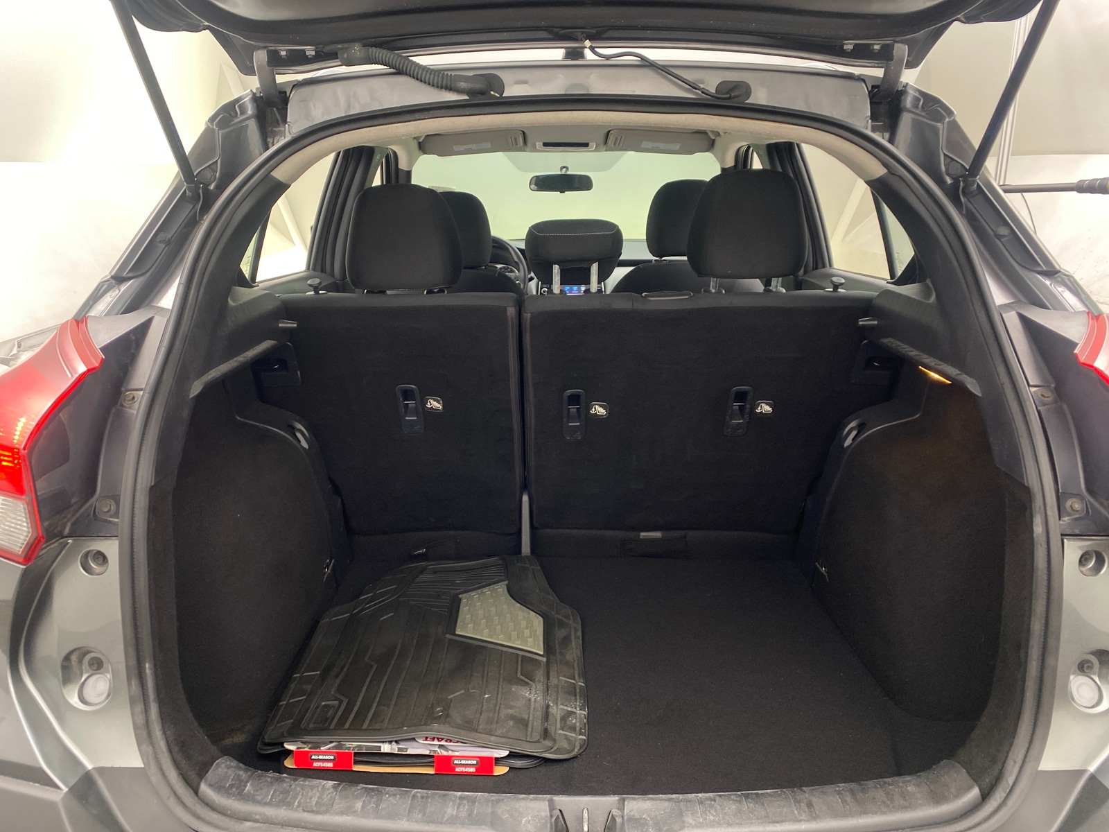 Thumbnail: 2019 Nissan Kicks - 7