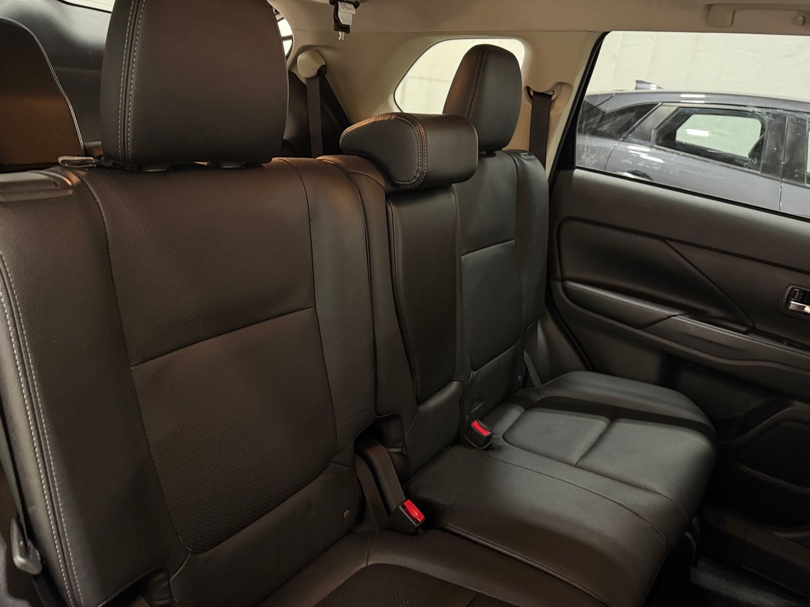 Thumbnail: 2018 Mitsubishi Outlander - 6