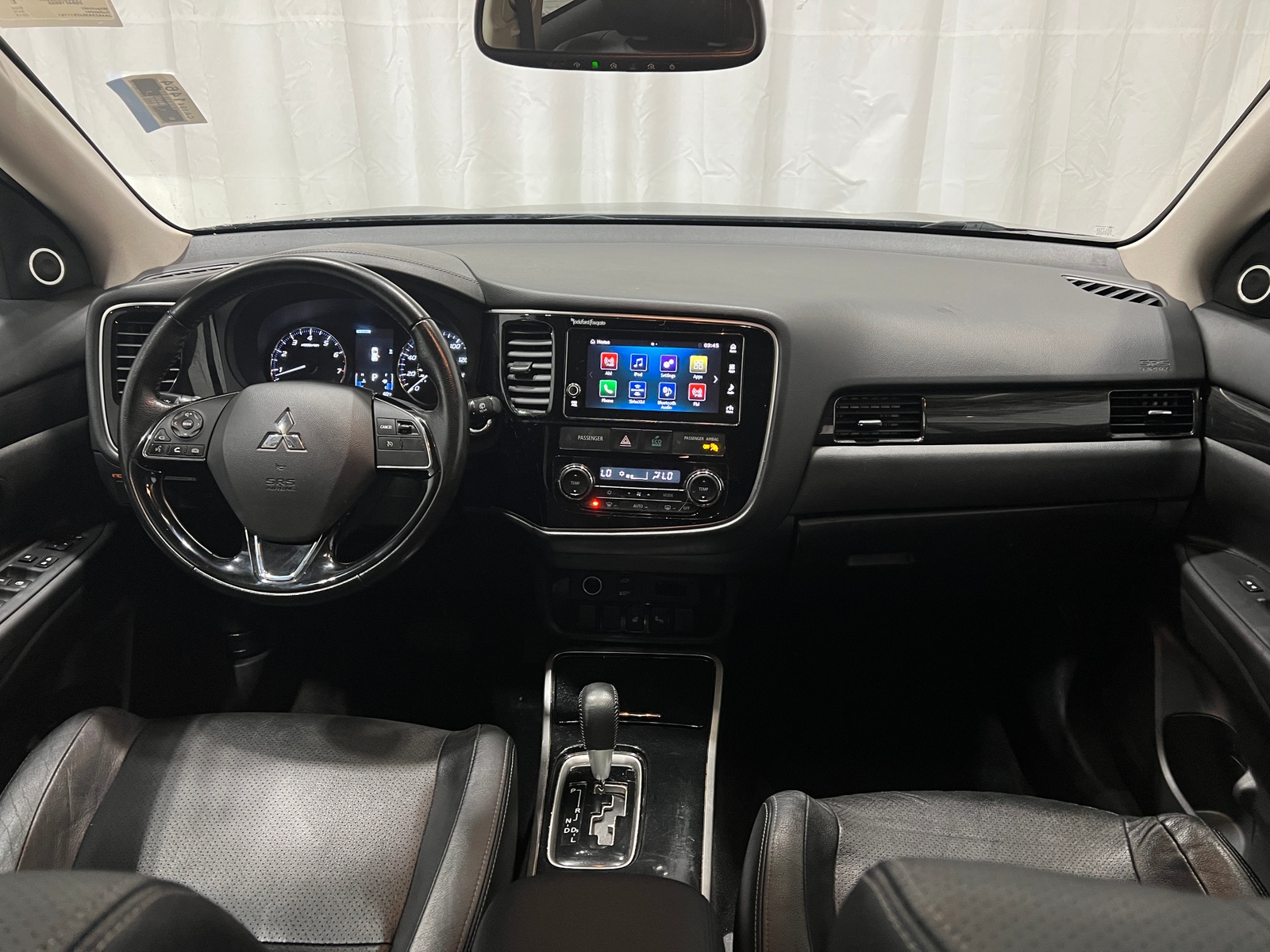 Thumbnail: 2018 Mitsubishi Outlander - 3