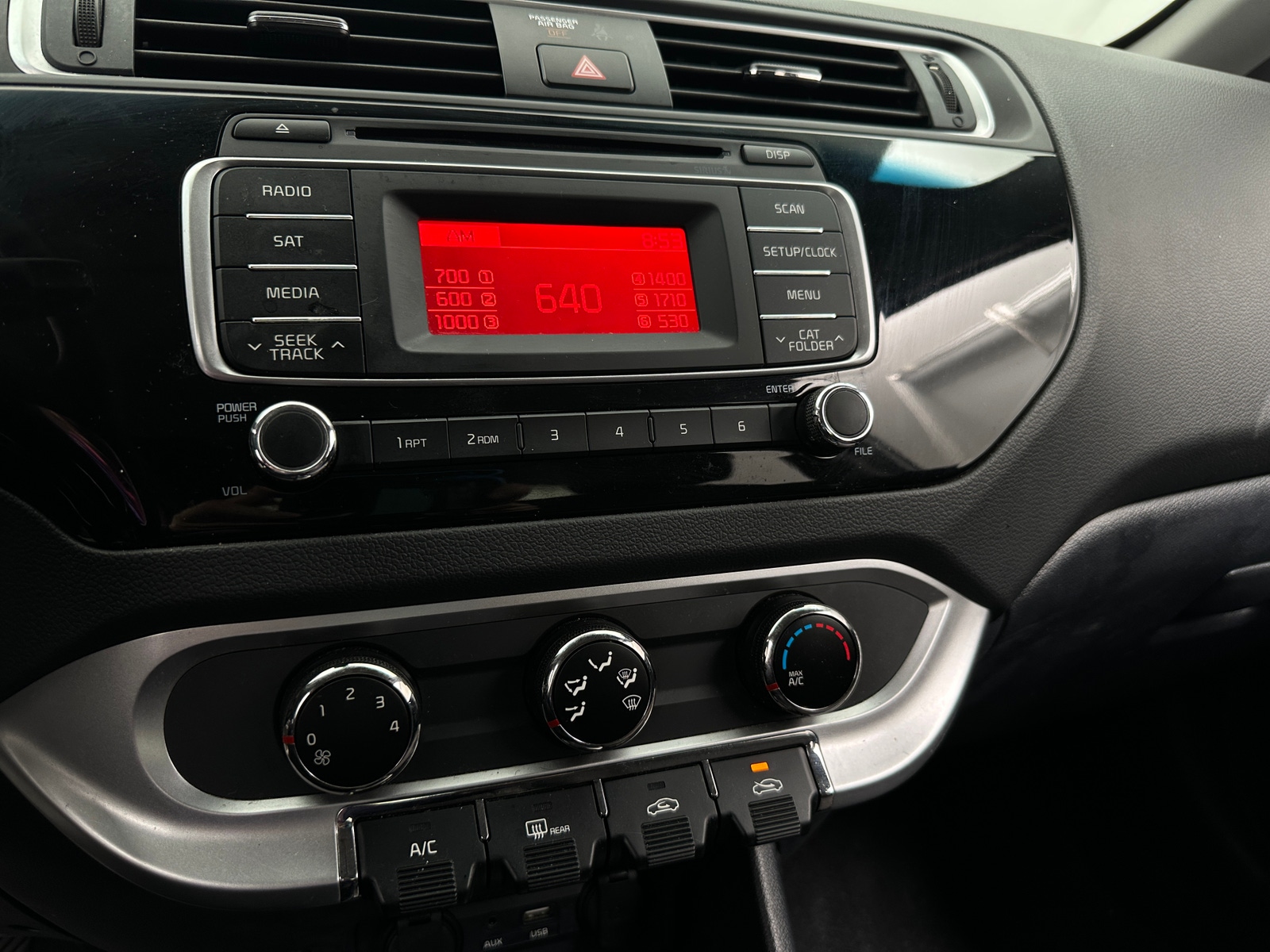 Thumbnail: 2016 Kia Rio - 4