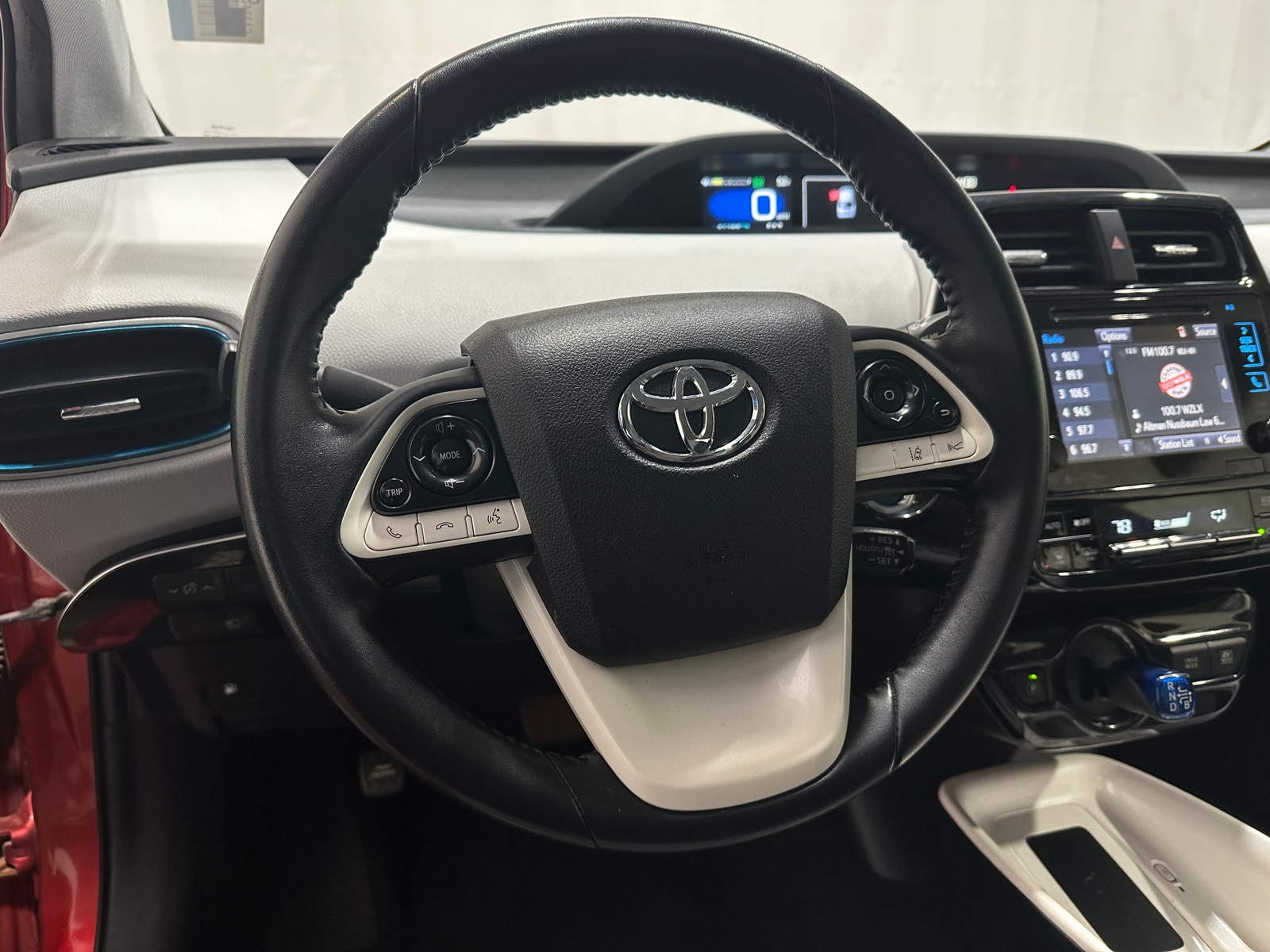 Thumbnail: 2017 Toyota Prius - 5