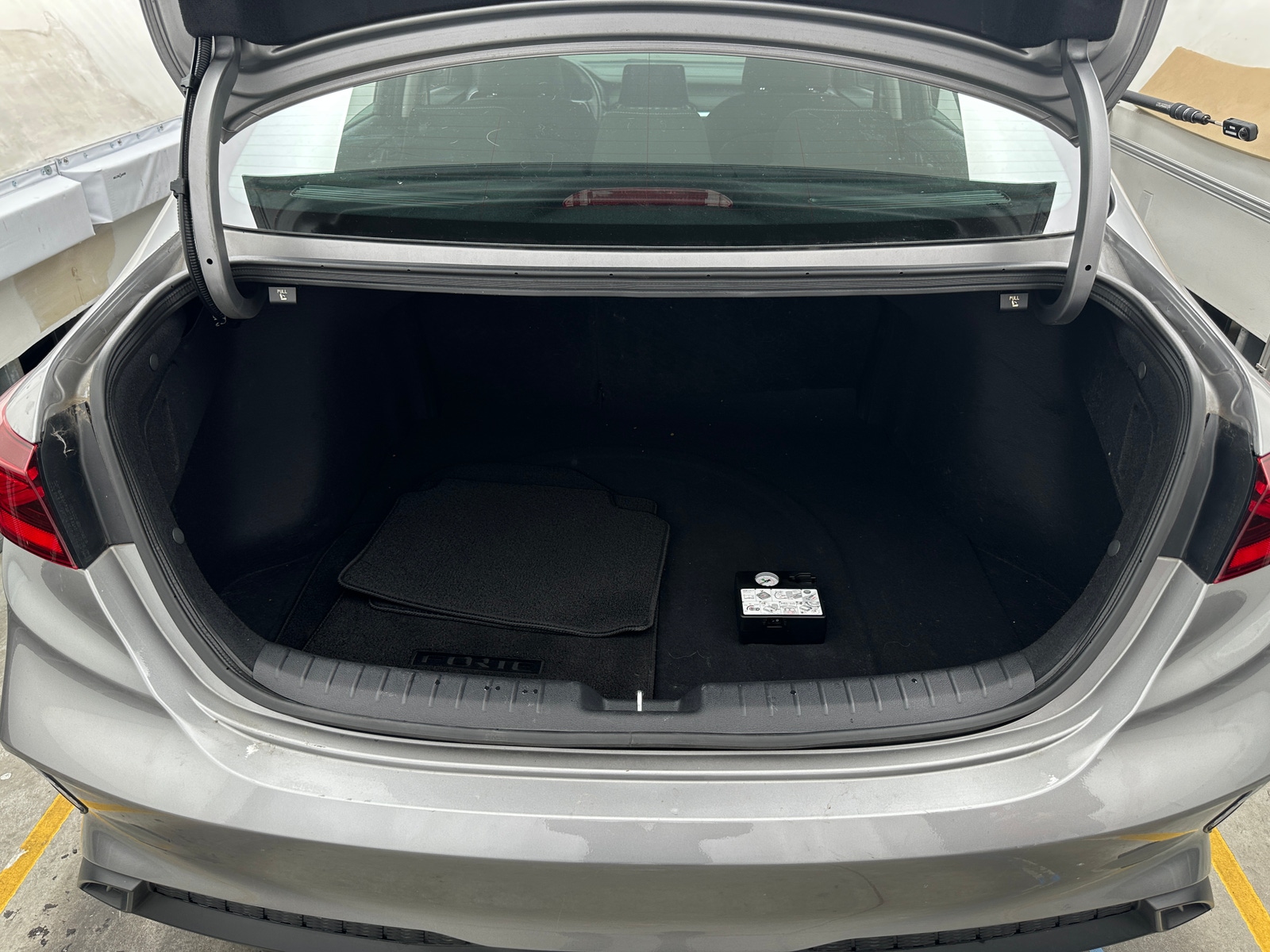 Thumbnail: 2024 Kia Forte - 7