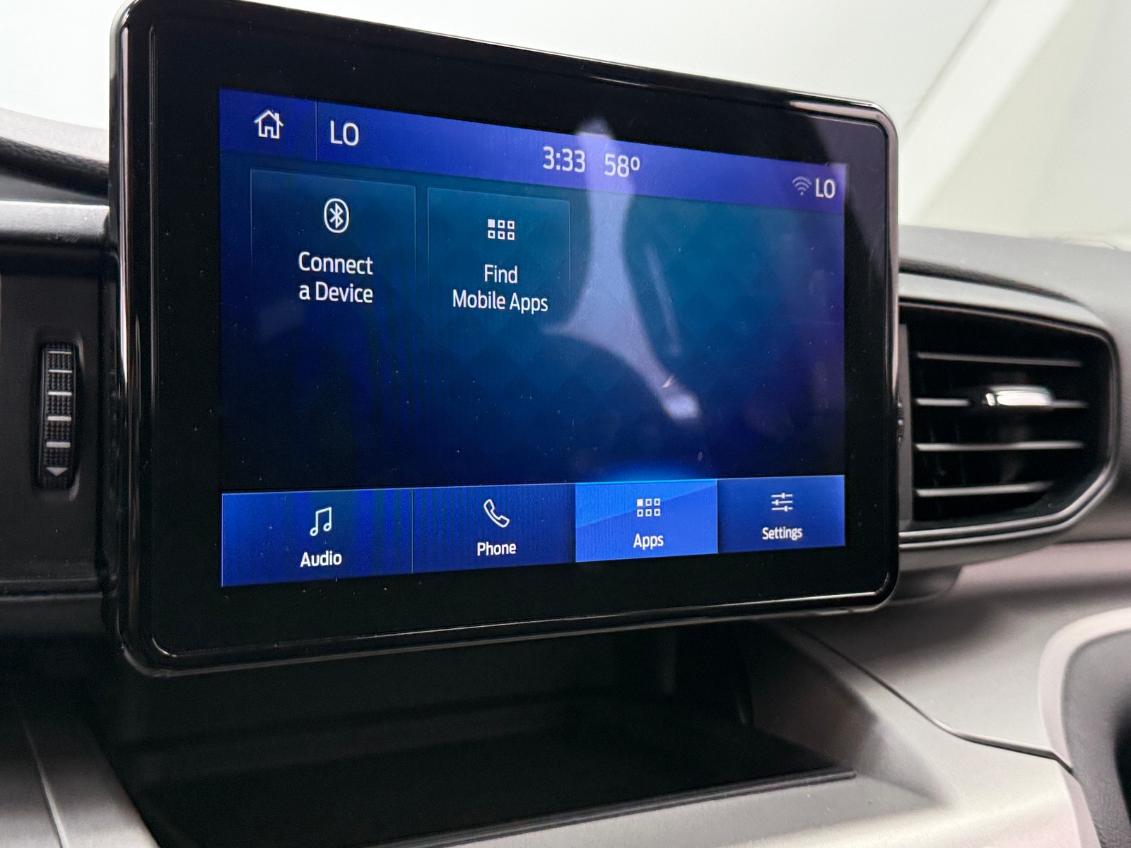 Thumbnail: 2022 Ford Explorer - 4