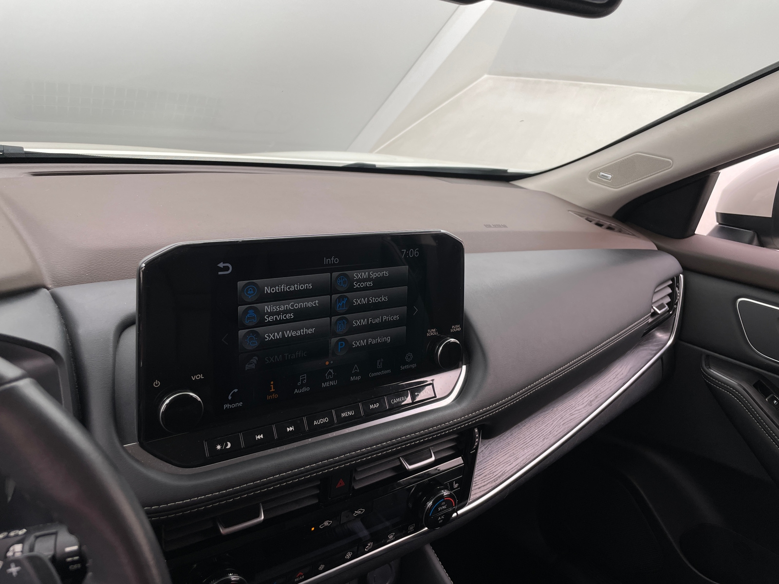 Thumbnail: 2021 Nissan Rogue - 3