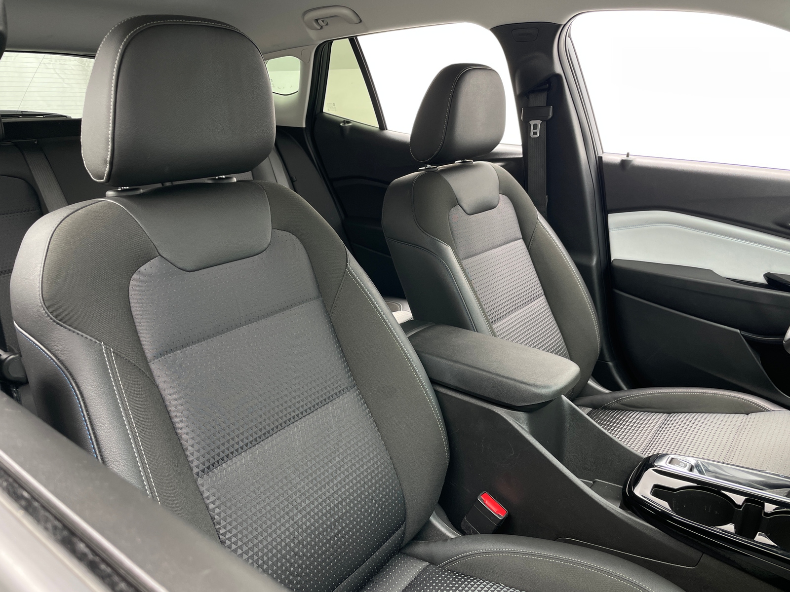 Thumbnail: 2025 Chevrolet Trax - 2