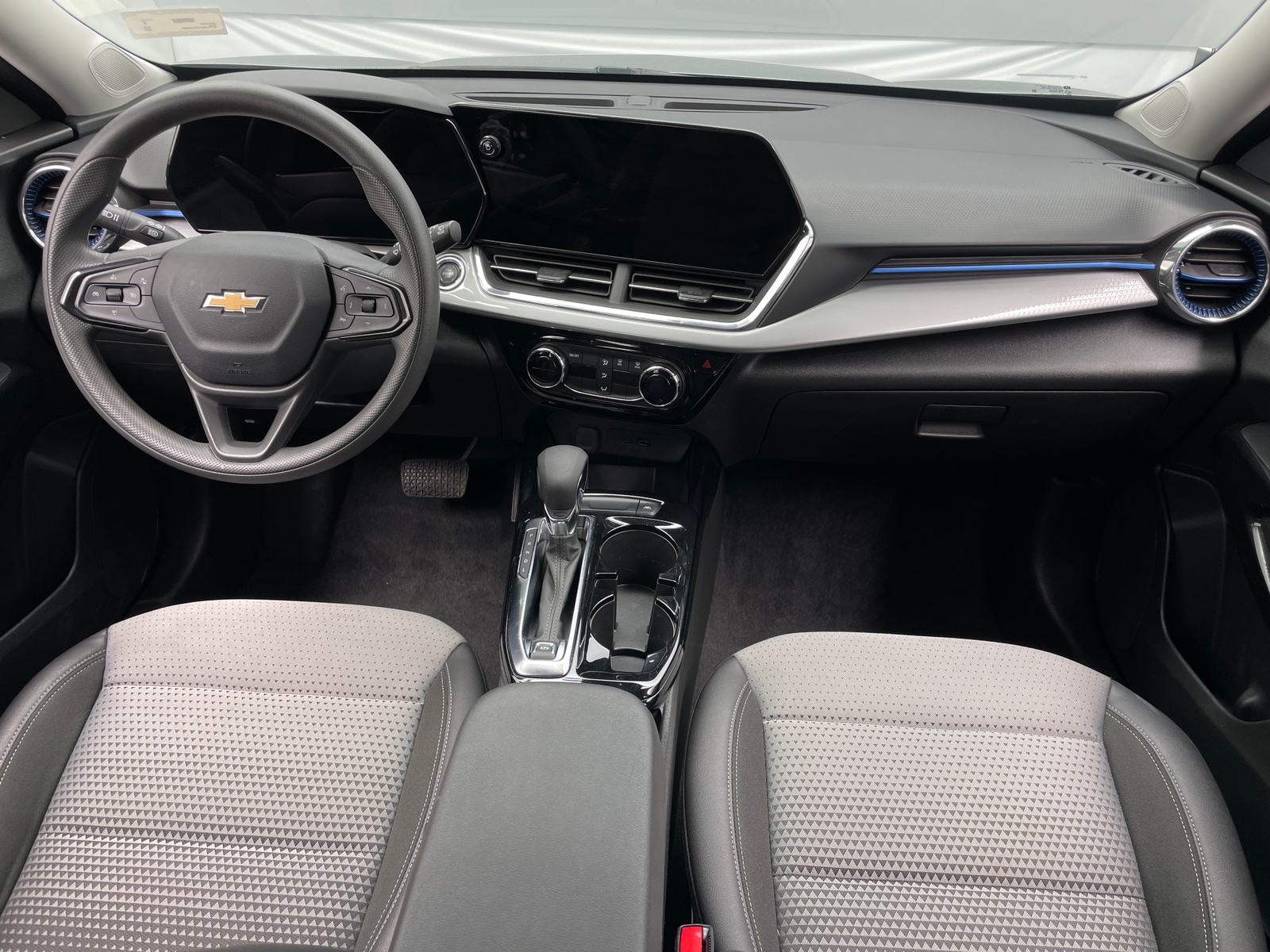 Thumbnail: 2025 Chevrolet Trax - 3