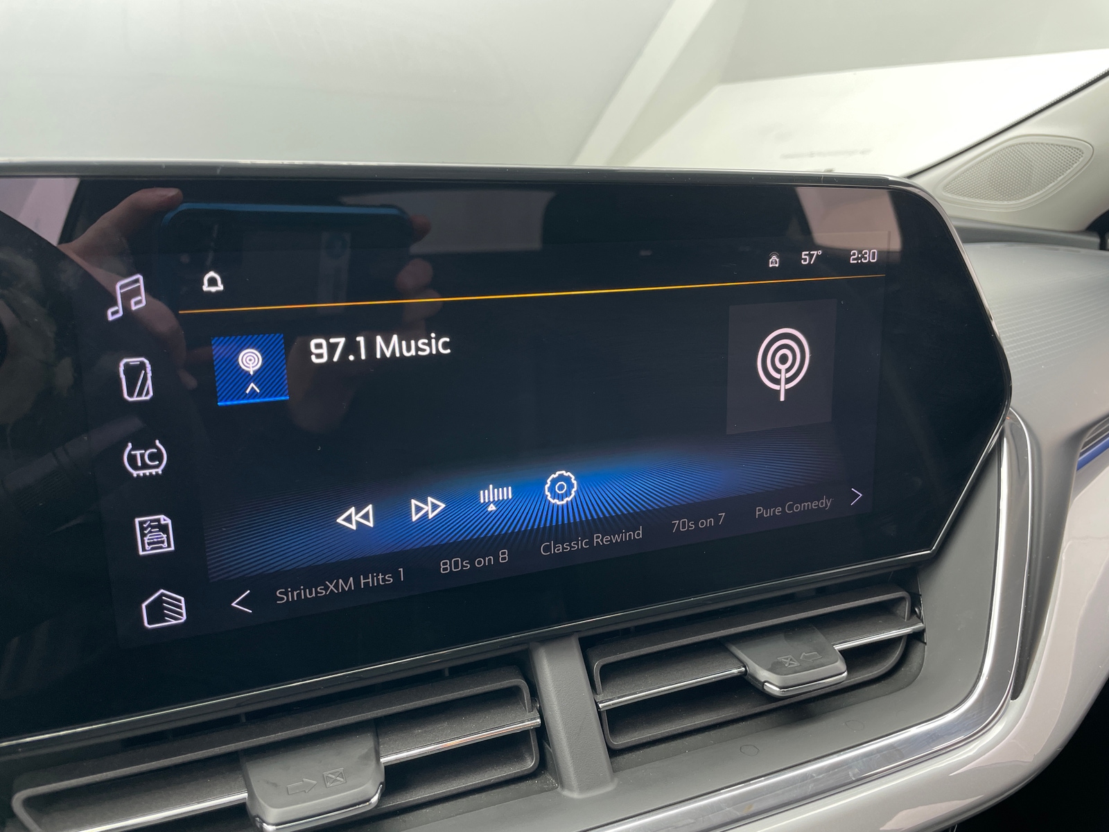 Thumbnail: 2025 Chevrolet Trax - 4