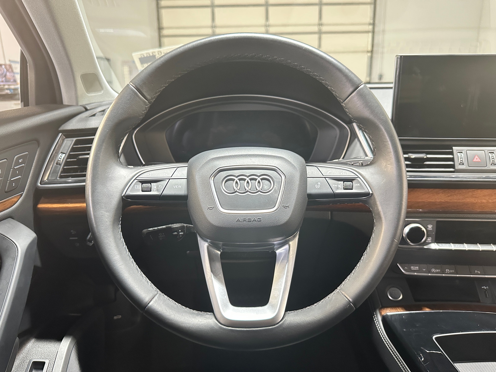 Thumbnail: 2023 Audi Q5 - 4