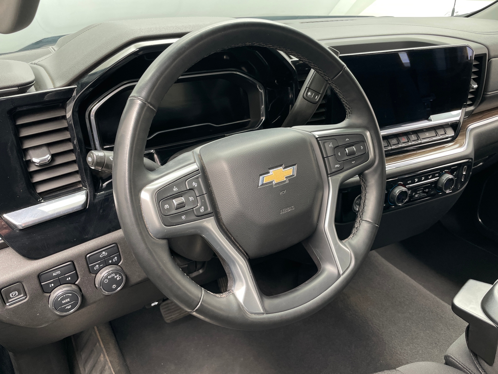 Thumbnail: 2024 Chevrolet Silverado 1500 - 5