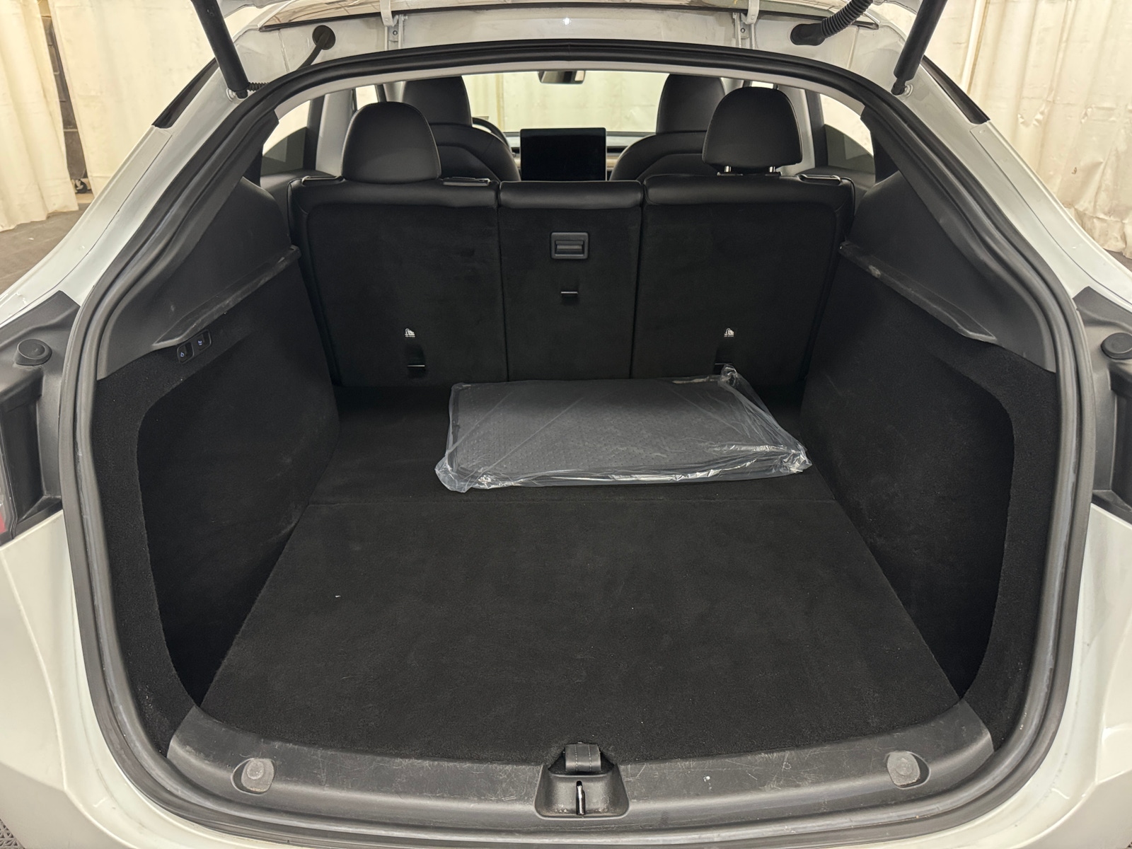 Thumbnail: 2023 Tesla Model Y - 6