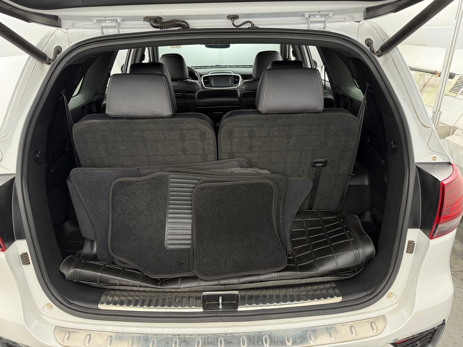 Thumbnail: 2019 Kia Sorento - 6