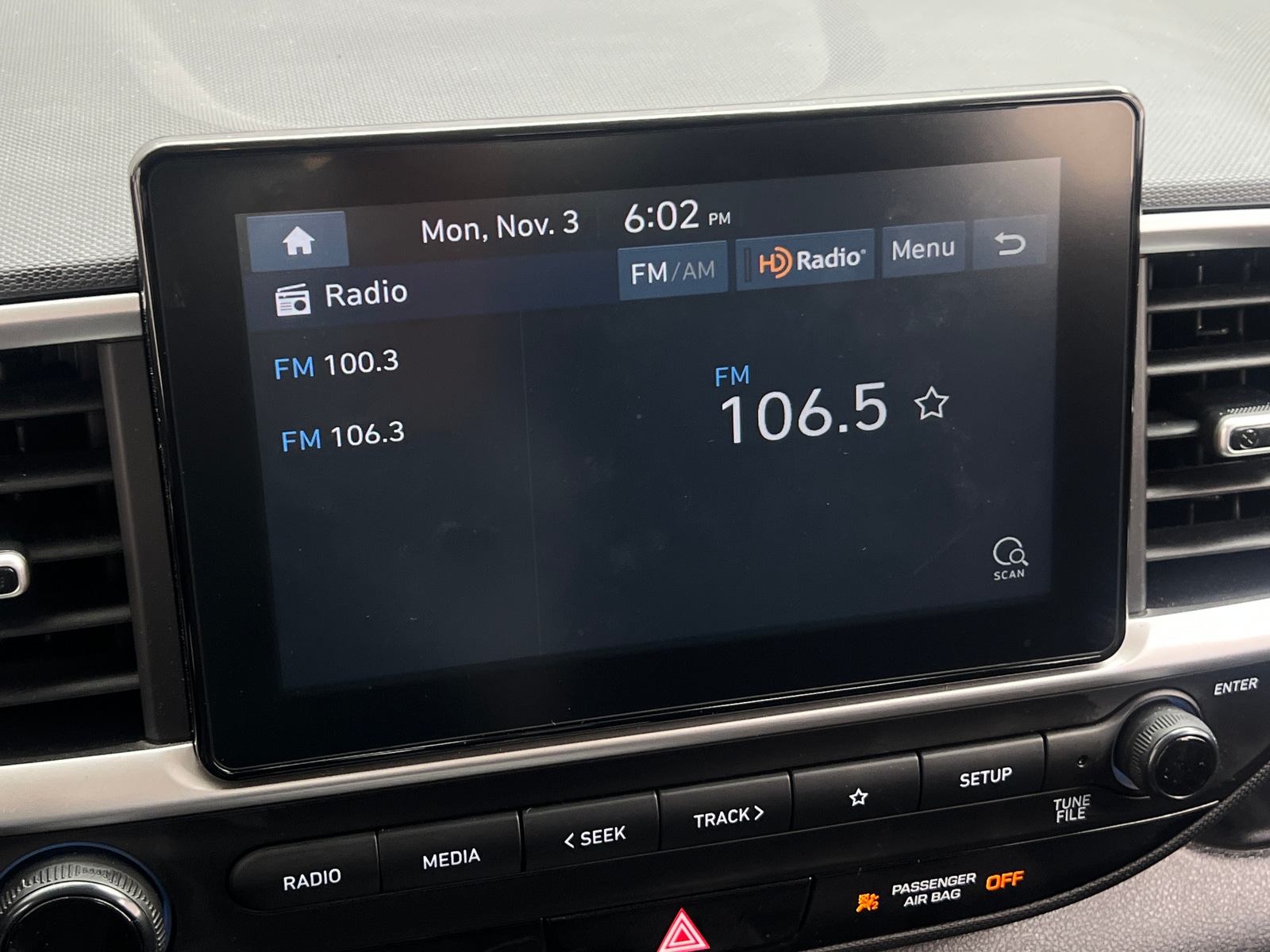 Thumbnail: 2022 Hyundai Venue - 4