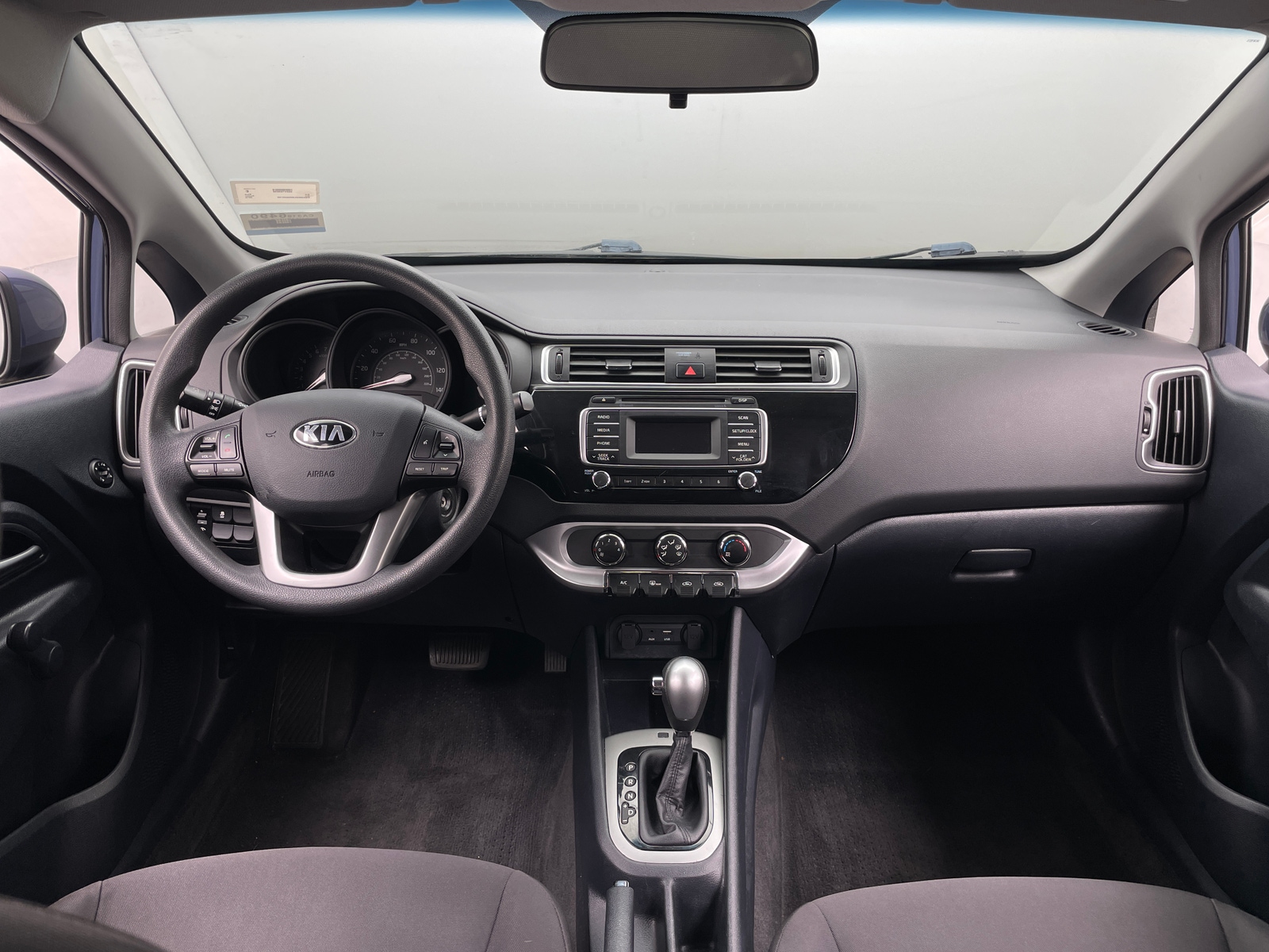 Thumbnail: 2016 Kia Rio - 3