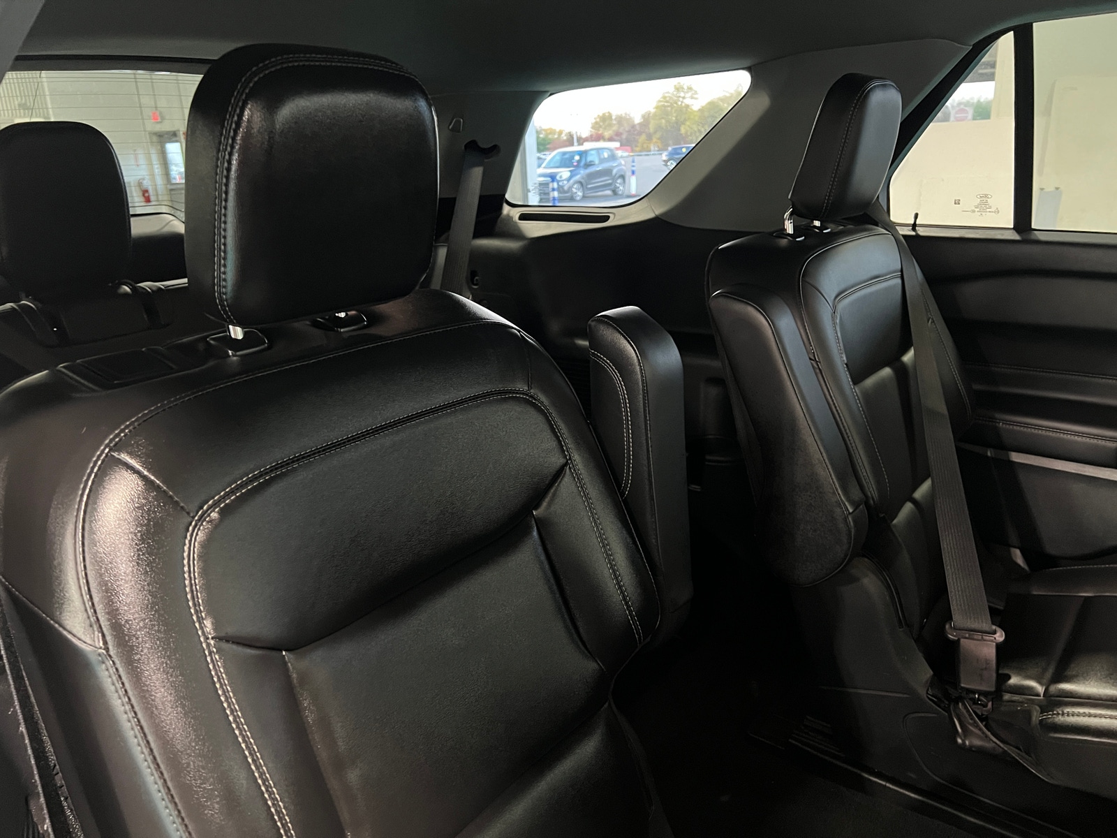 Thumbnail: 2022 Ford Explorer - 6