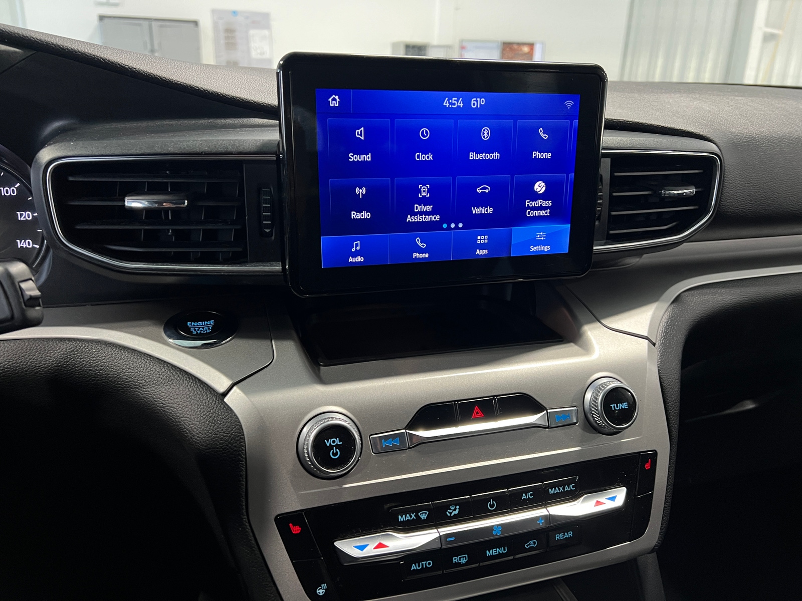 Thumbnail: 2022 Ford Explorer - 4