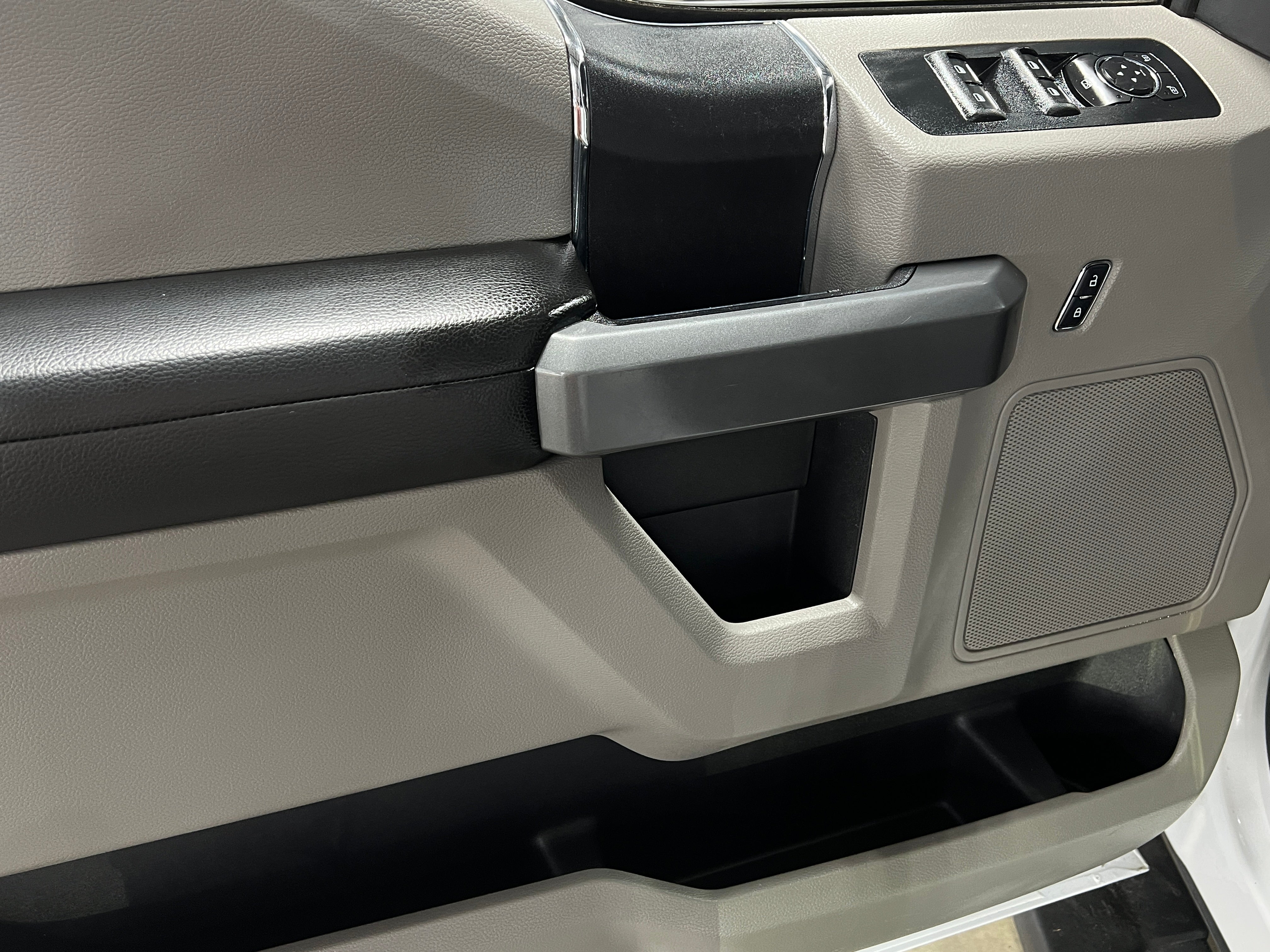 Image of 2018 Ford F150 SuperCrew Cab XLT 5 1/2 ft