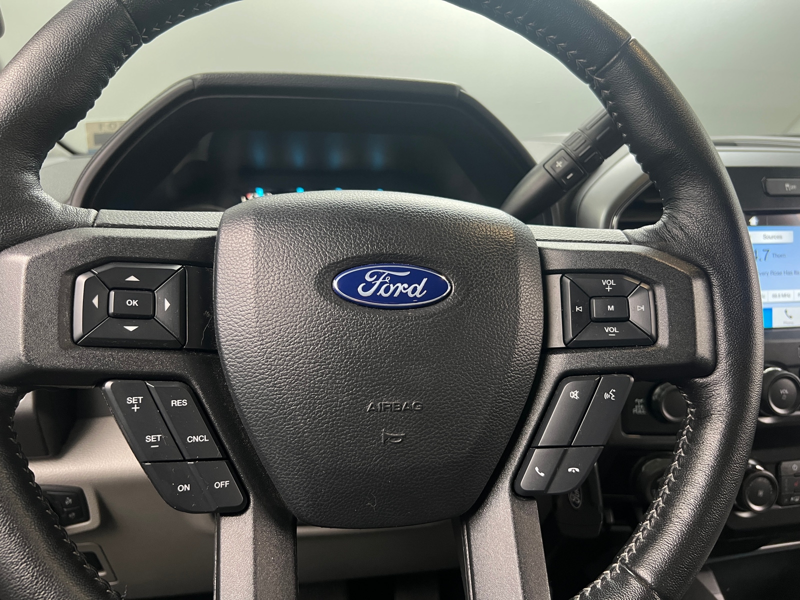 Thumbnail: 2019 Ford Econoline - 5