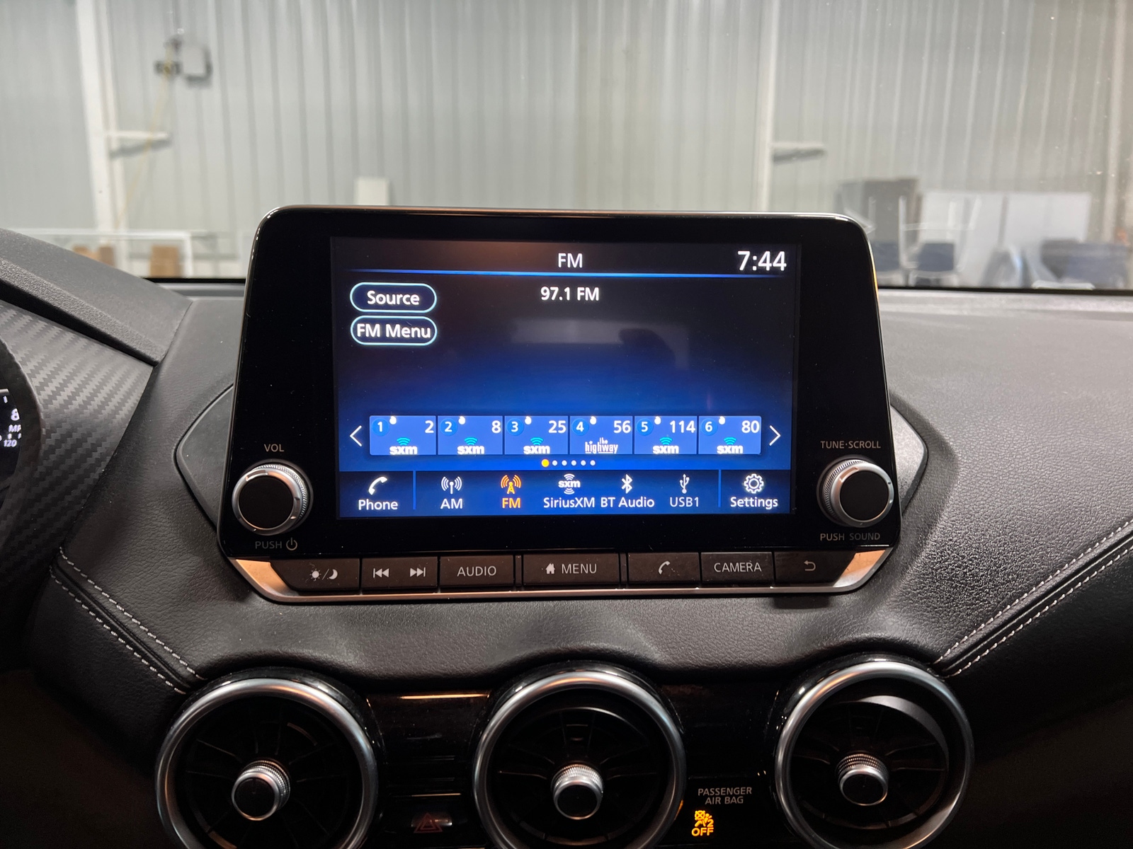 Thumbnail: 2022 Nissan Sentra - 4