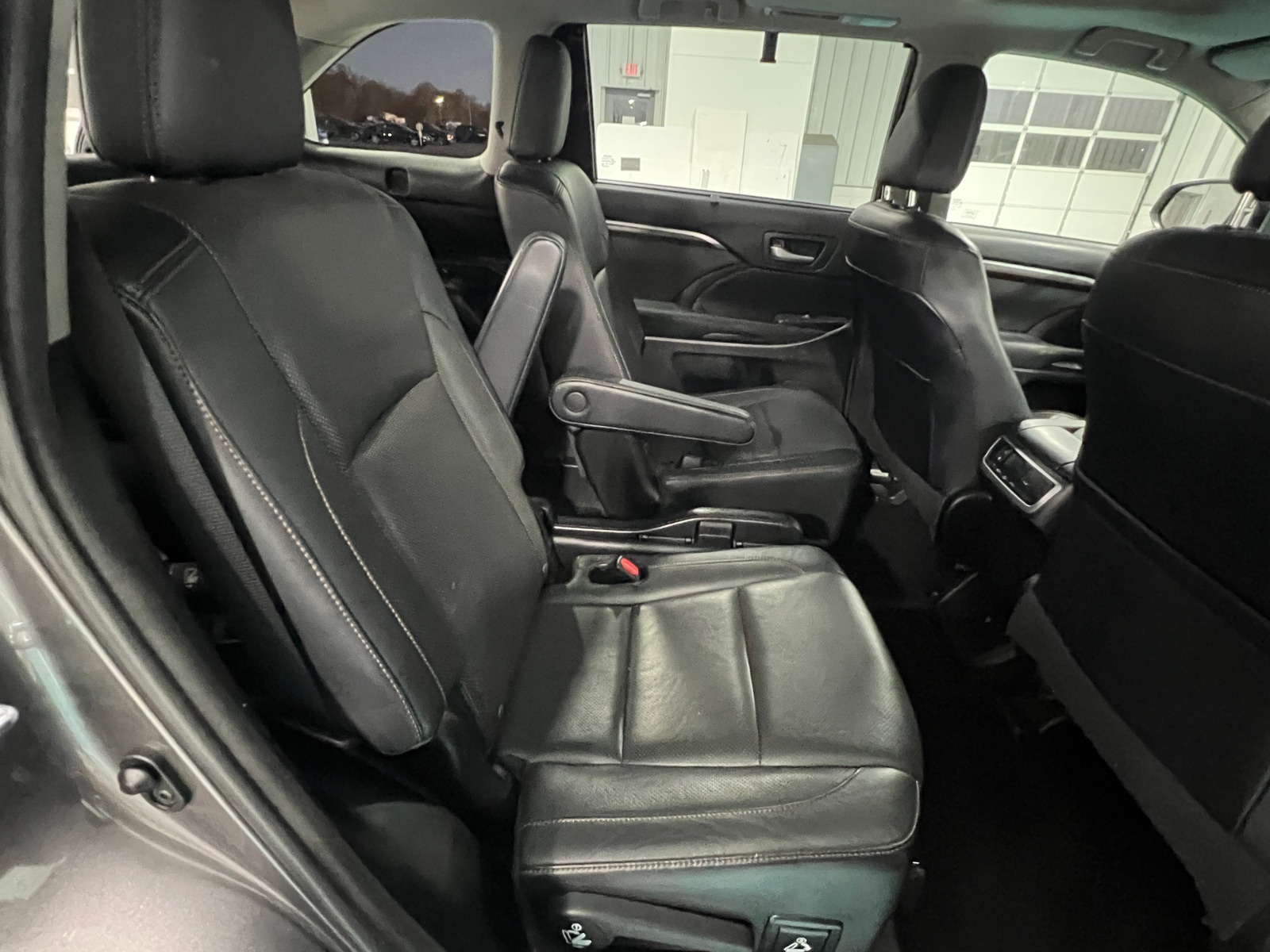 Thumbnail: 2015 Toyota Highlander - 5