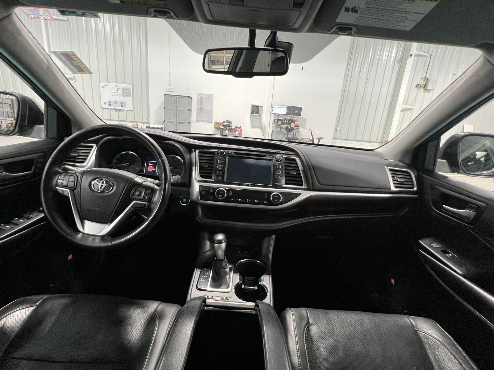 Thumbnail: 2015 Toyota Highlander - 2