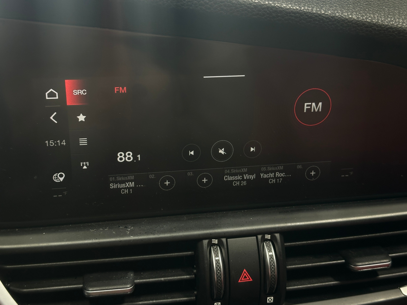 Thumbnail: 2021 Alfa Romeo Giulia - 3