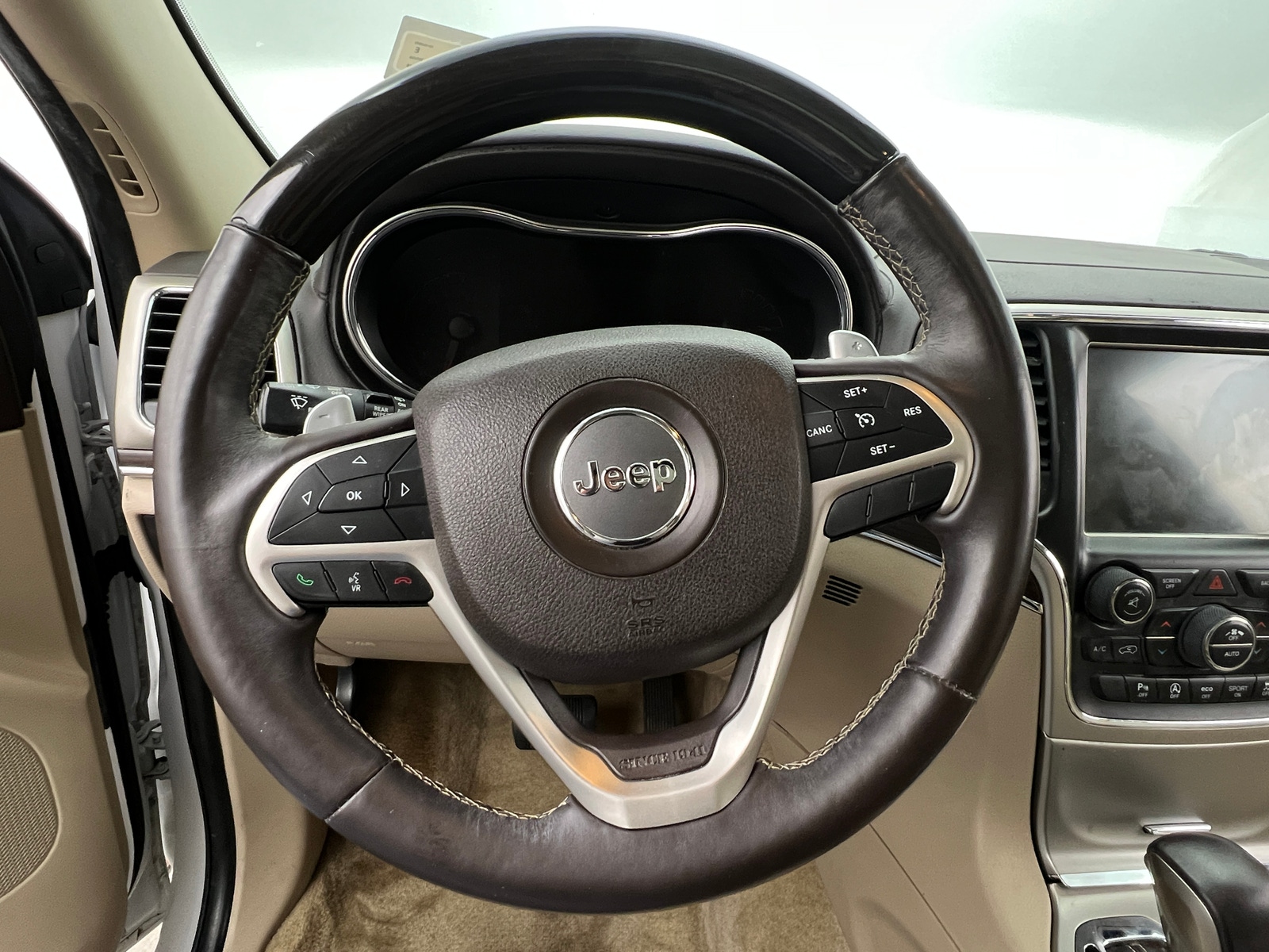 Thumbnail: 2016 Jeep Grand Cherokee - 4