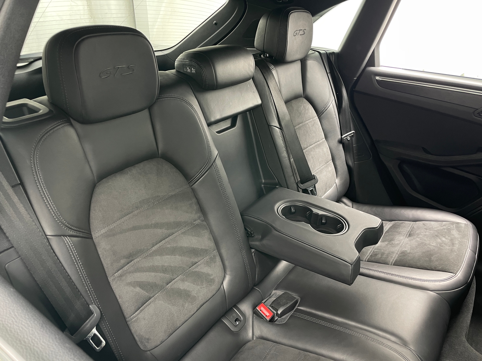 Thumbnail: 2017 Porsche Macan - 5