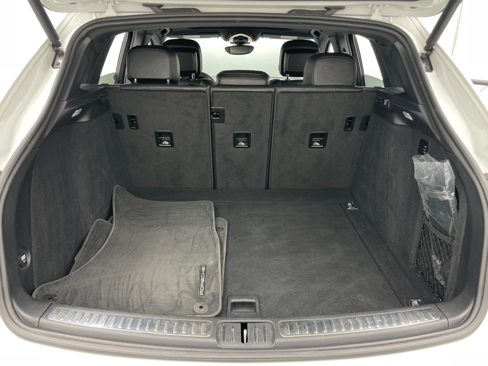 Thumbnail: 2017 Porsche Macan - 6