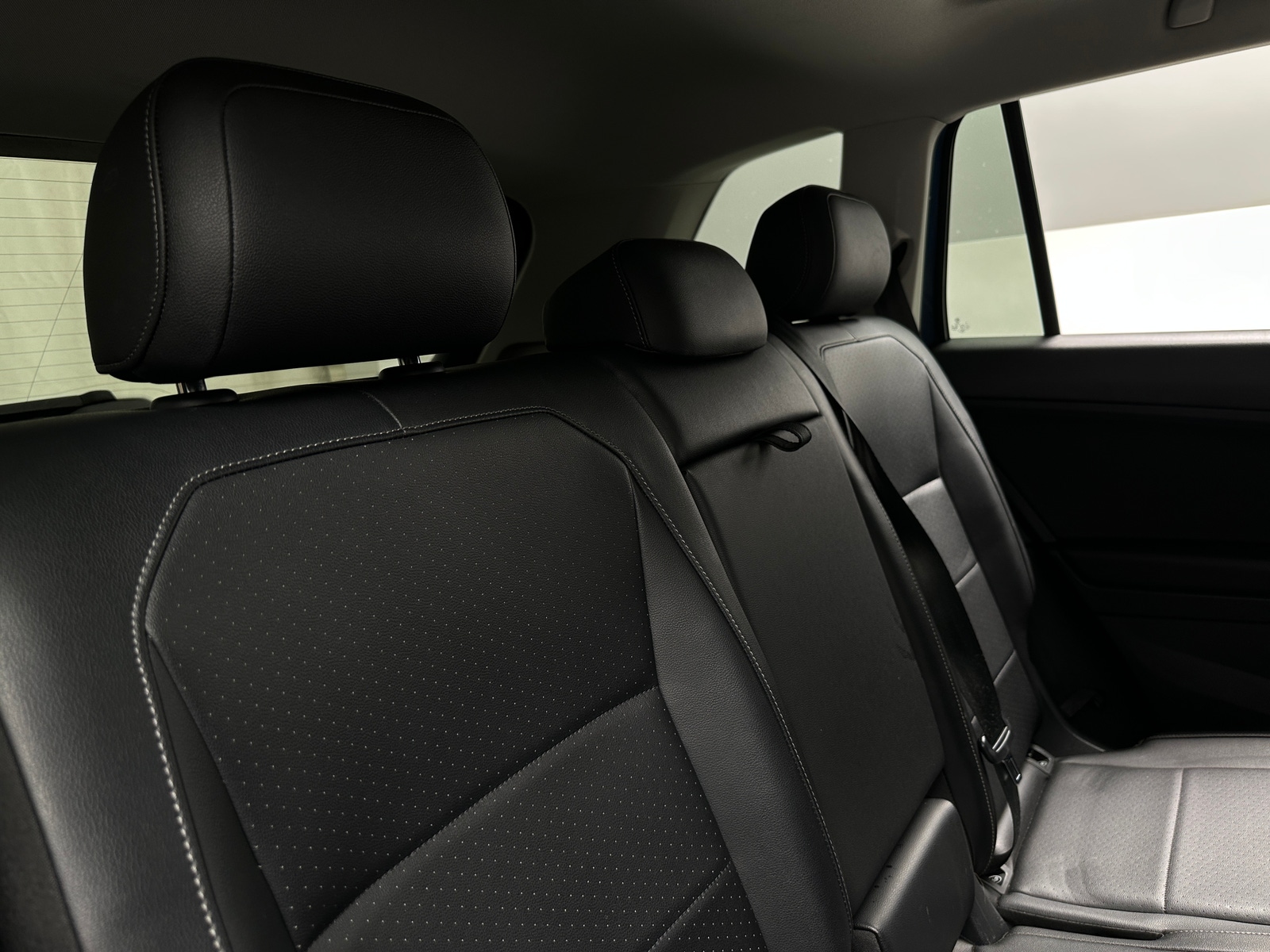 Thumbnail: 2020 Volkswagen Tiguan - 6