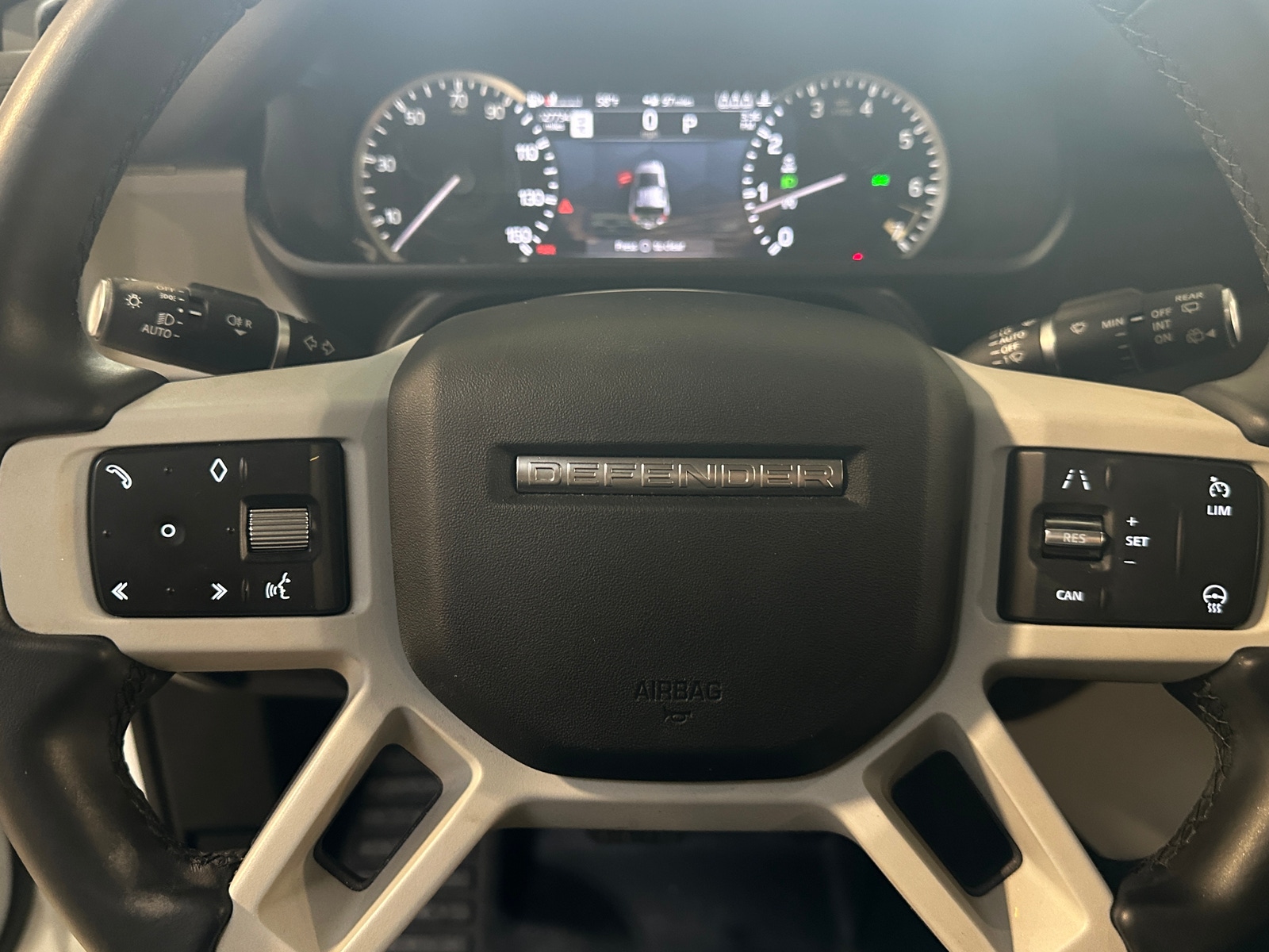 Thumbnail: 2023 Land Rover Defender - 5