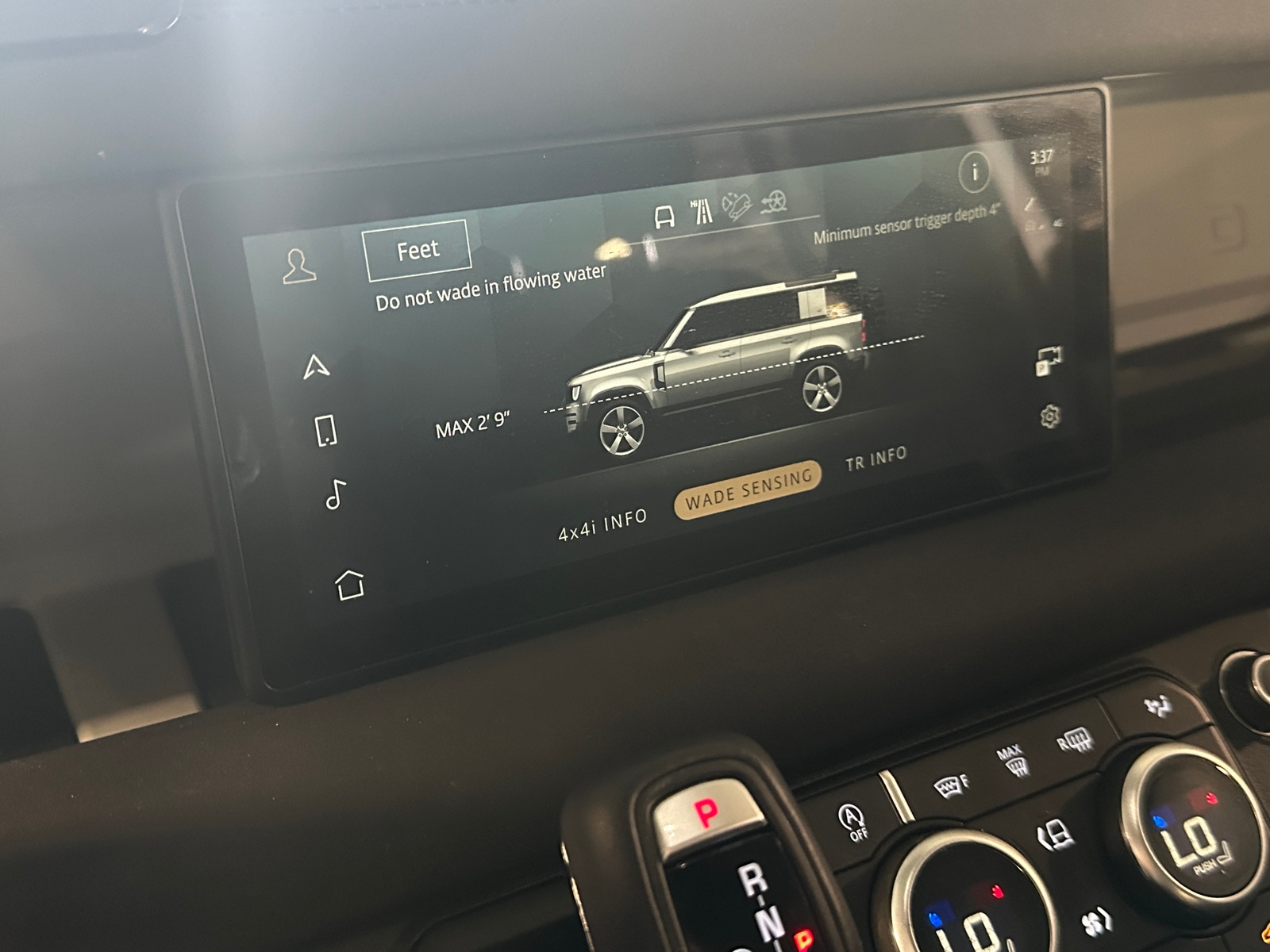 Thumbnail: 2023 Land Rover Defender - 4