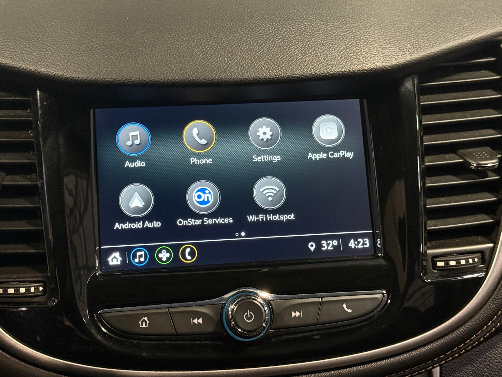 Thumbnail: 2018 Chevrolet Trax - 4