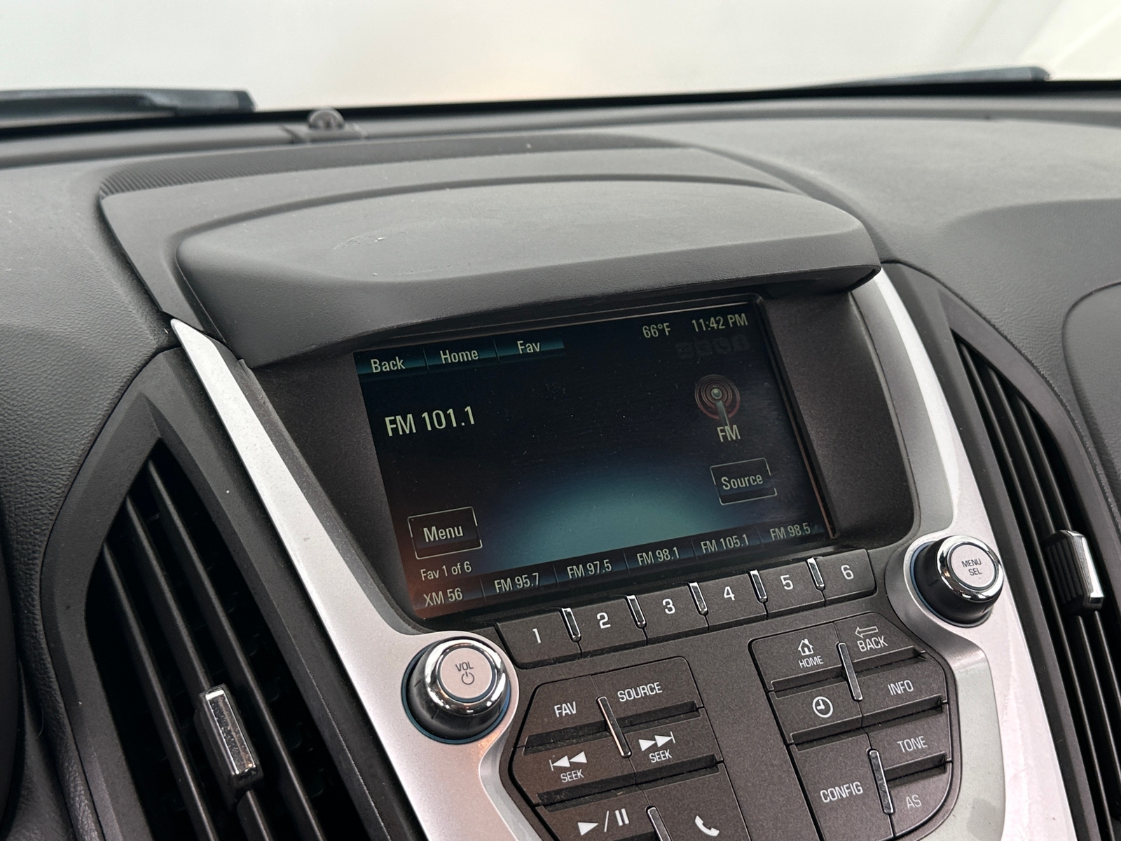 Thumbnail: 2016 Chevrolet Equinox - 4