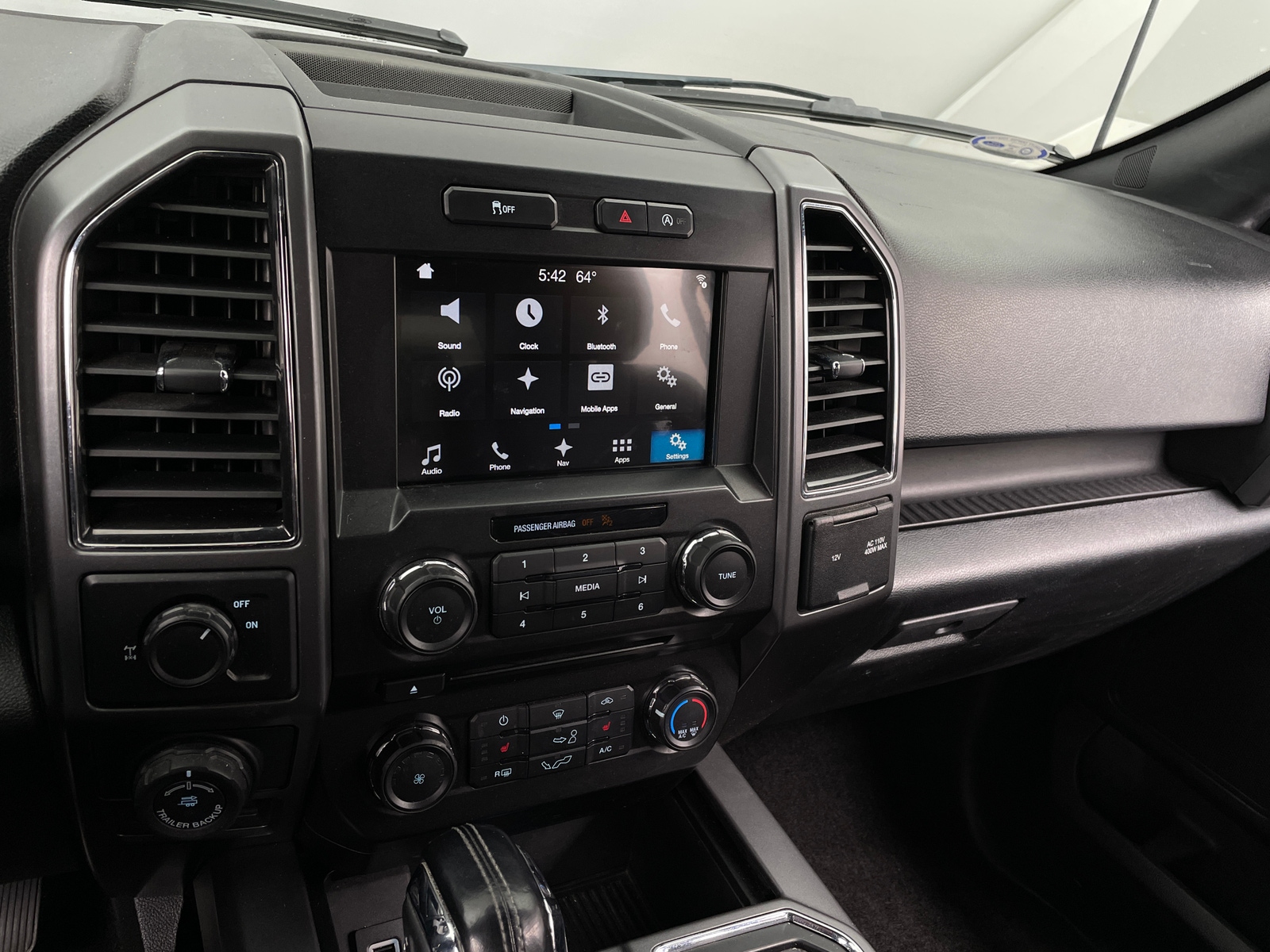 Thumbnail: 2018 Ford Econoline - 3