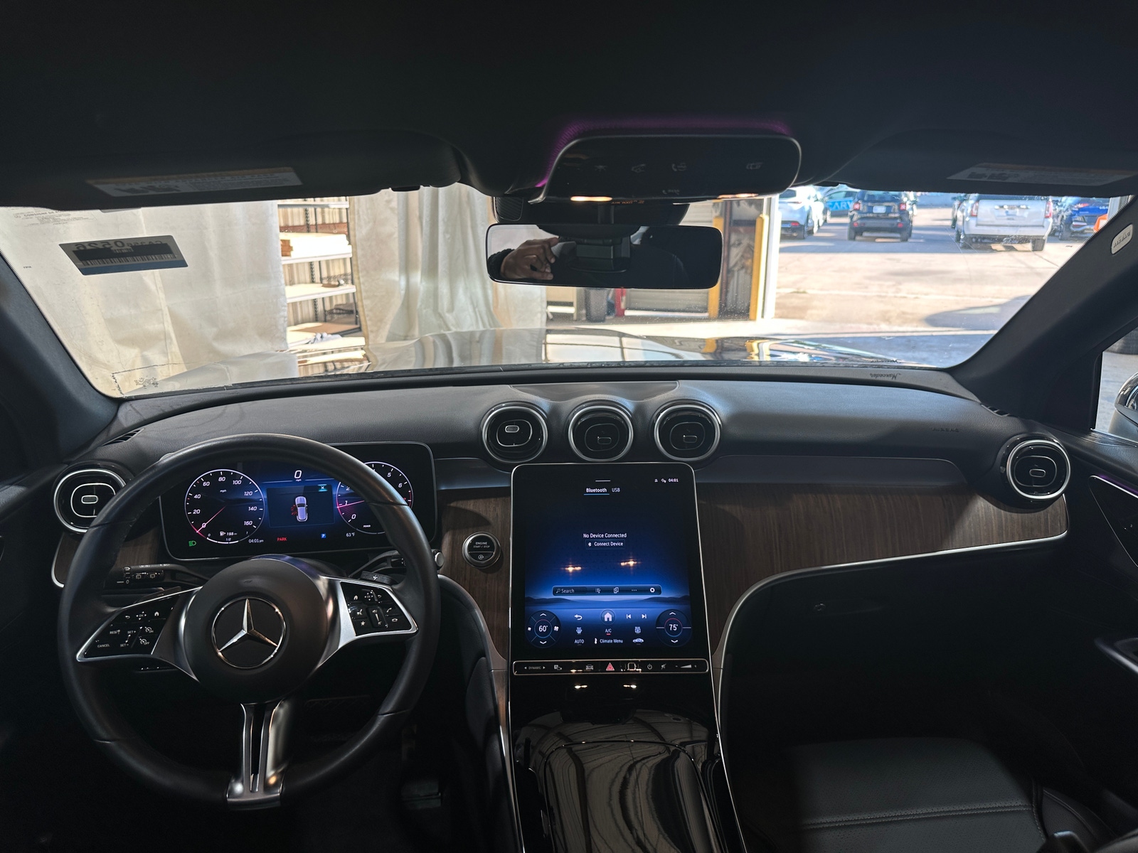 Thumbnail: 2025 Mercedes-Benz GLC - 2