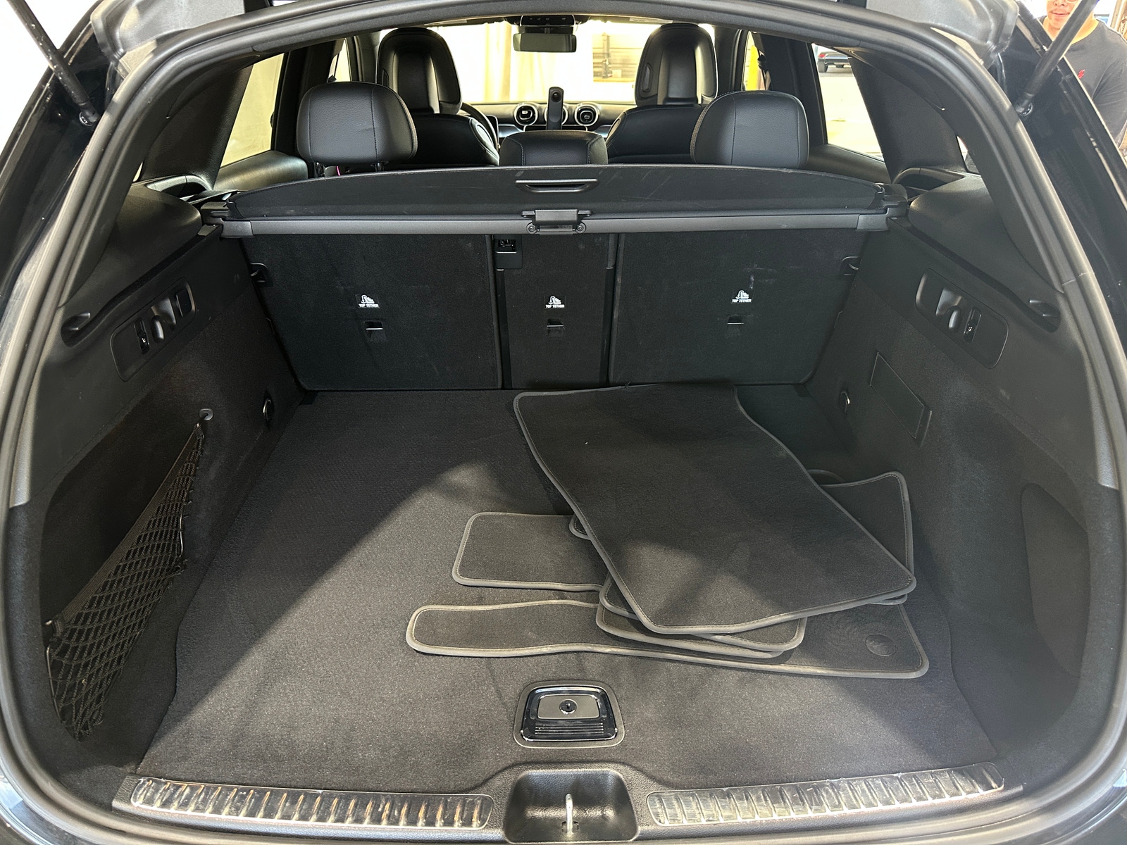 Thumbnail: 2025 Mercedes-Benz GLC - 6