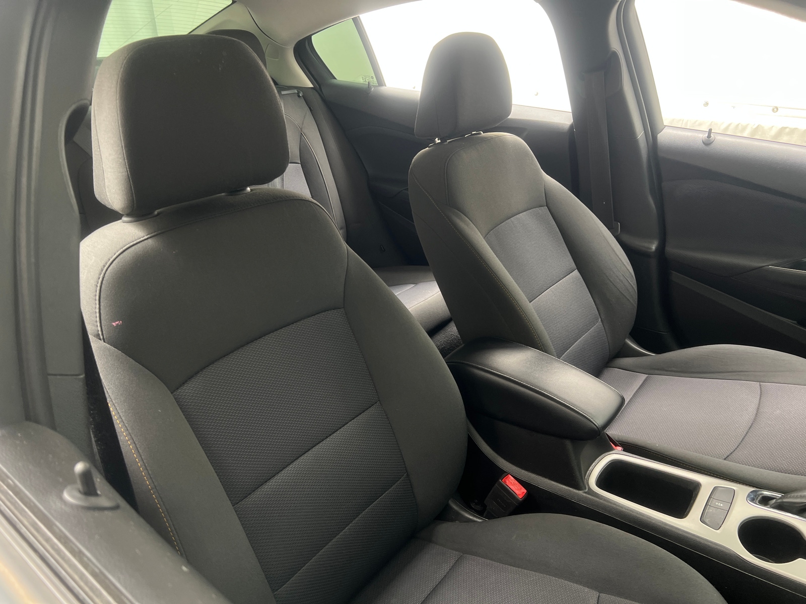 Thumbnail: 2018 Chevrolet Cruze - 2