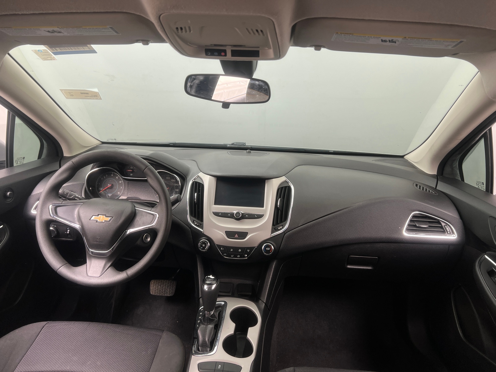 Thumbnail: 2018 Chevrolet Cruze - 3