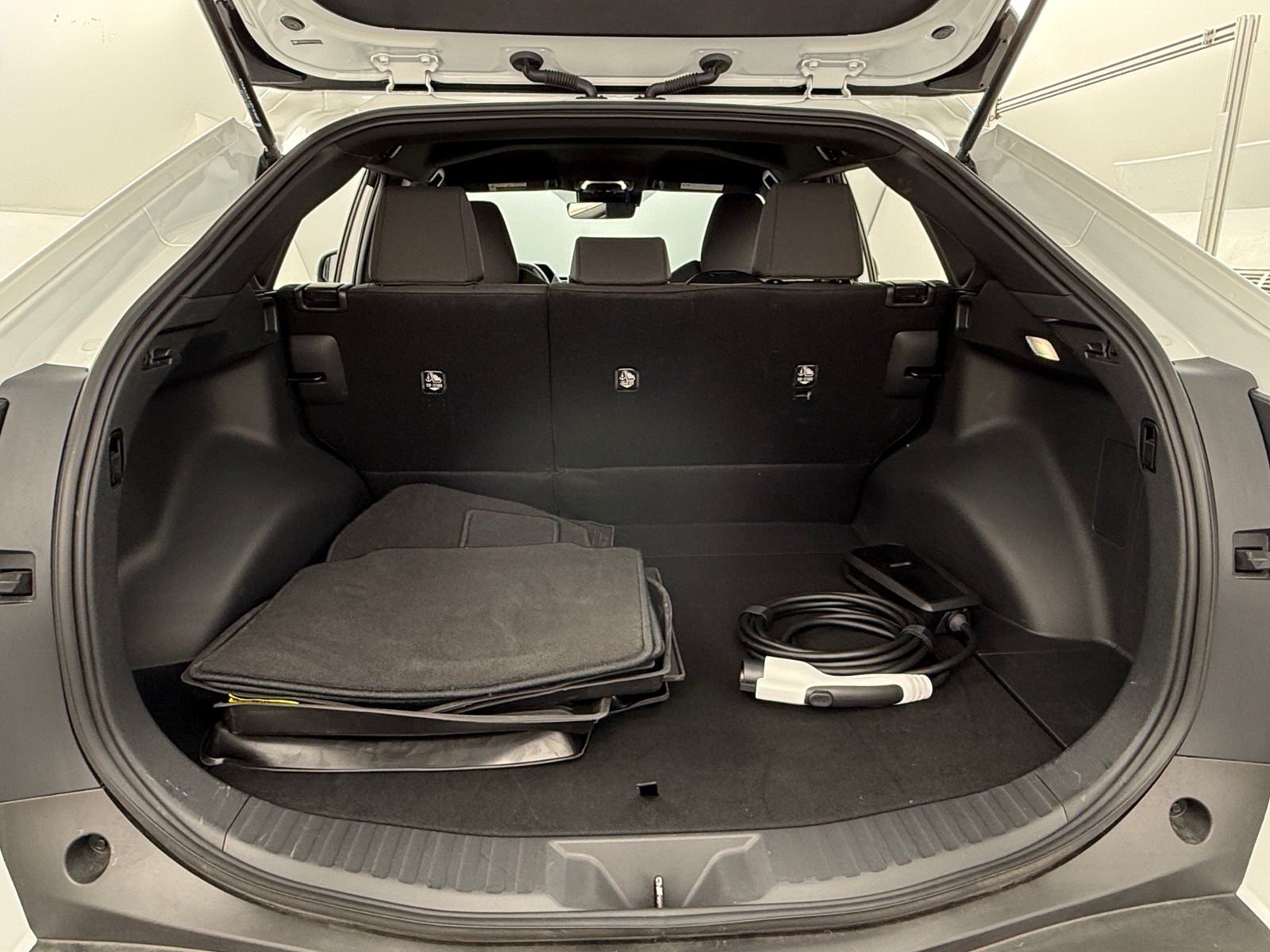 Thumbnail: 2024 Subaru Solterra - 7