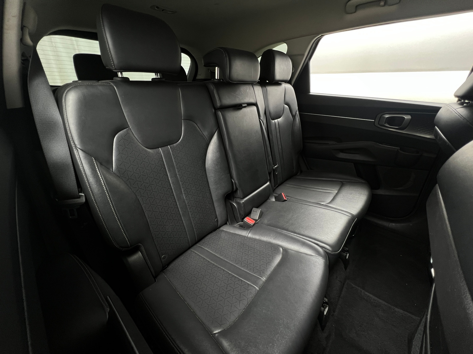 Thumbnail: 2023 Kia Sorento - 5