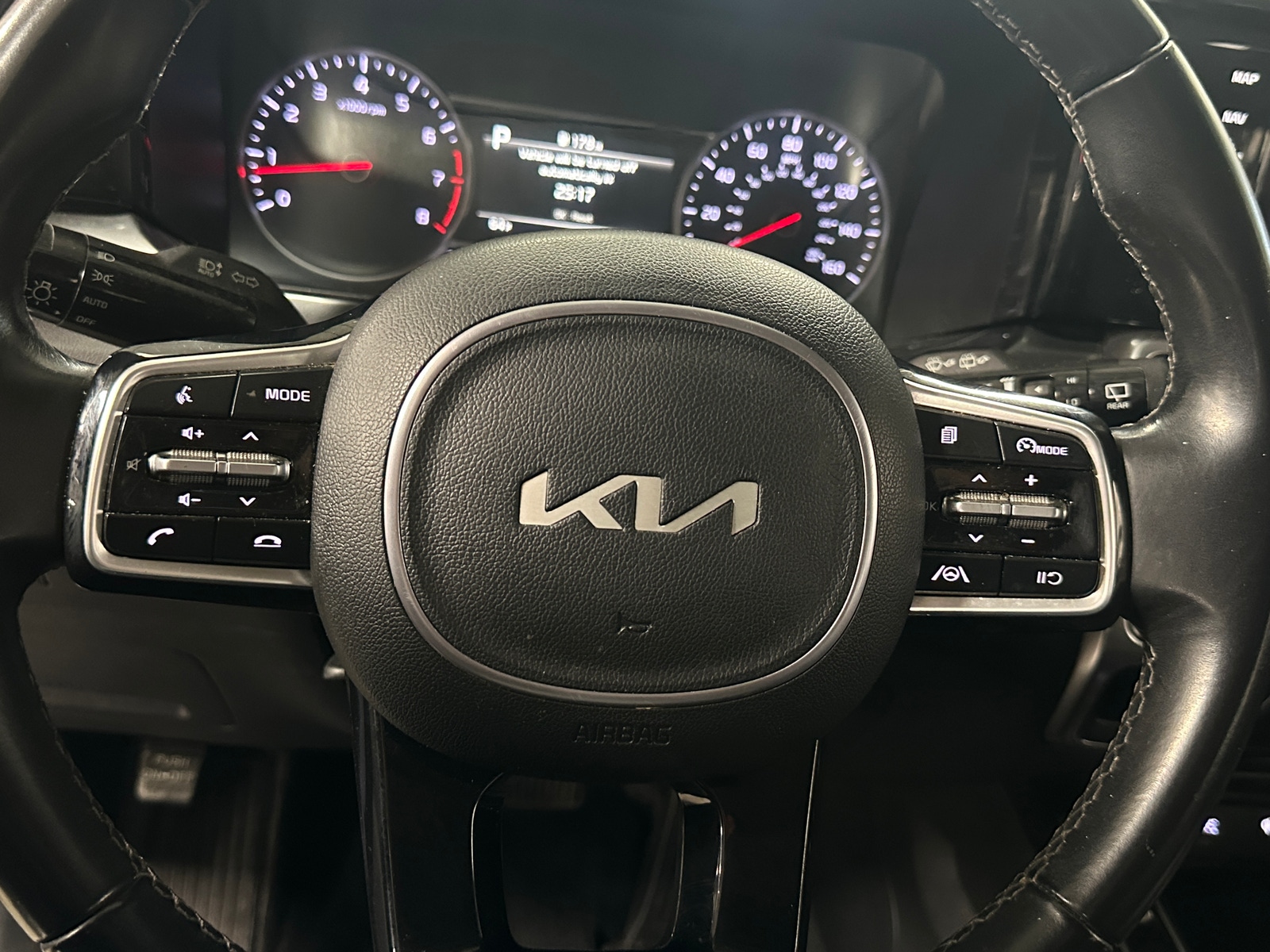 Thumbnail: 2023 Kia Sorento - 4