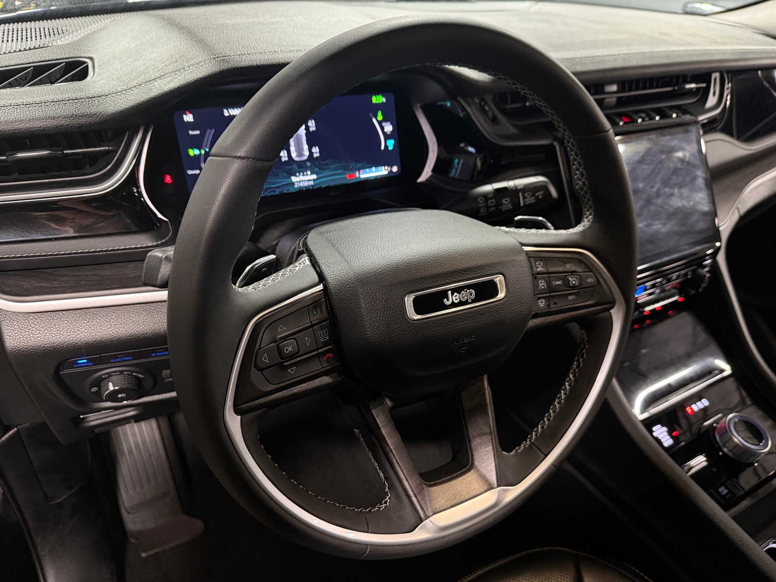 Thumbnail: 2023 Jeep Grand Cherokee - 4