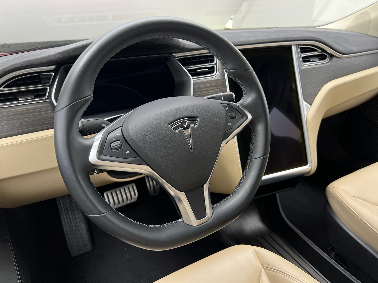 Thumbnail: 2014 Tesla Model S - 4