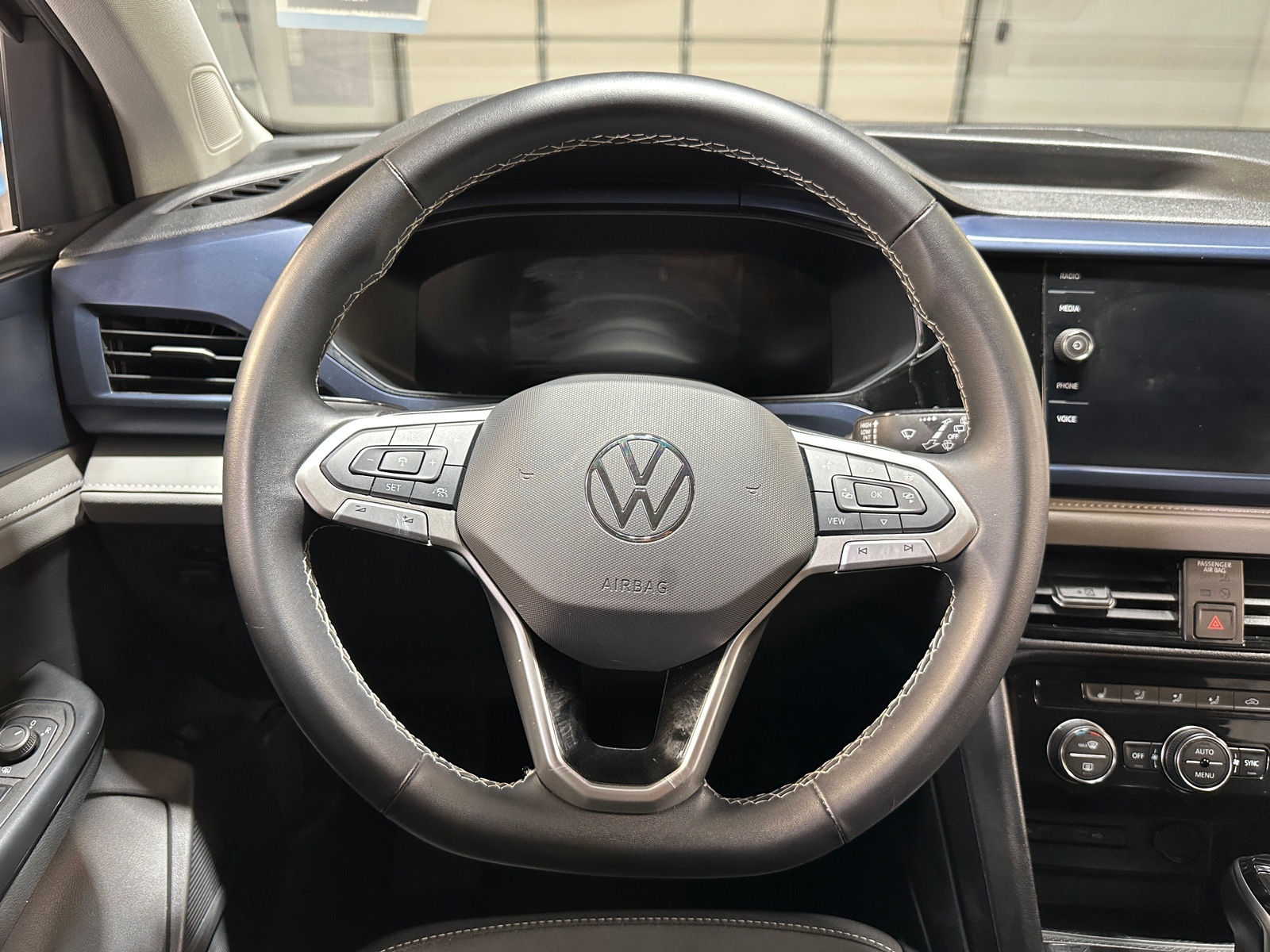 Thumbnail: 2024 Volkswagen Taos - 4