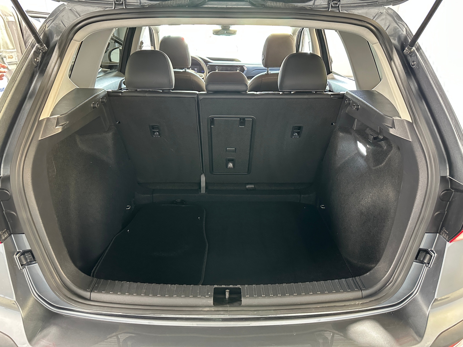 Thumbnail: 2024 Volkswagen Taos - 6