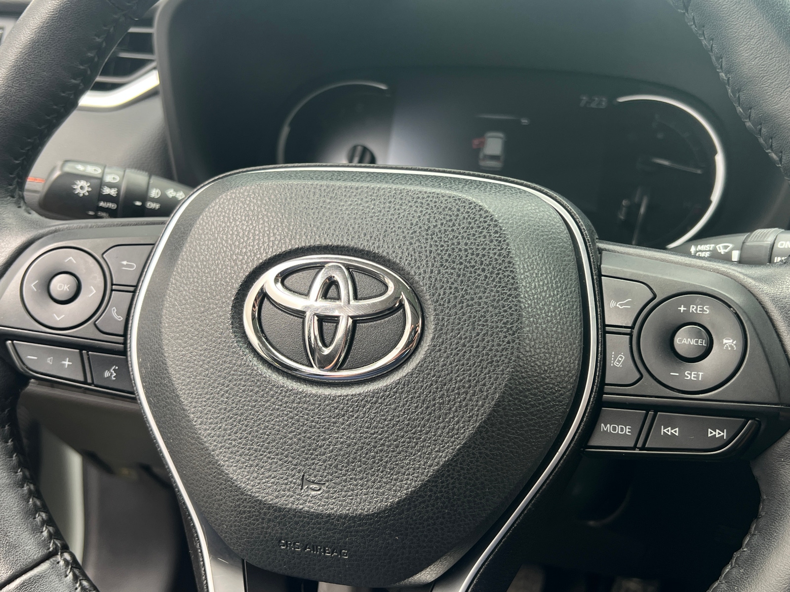 Thumbnail: 2022 Toyota RAV4 - 4