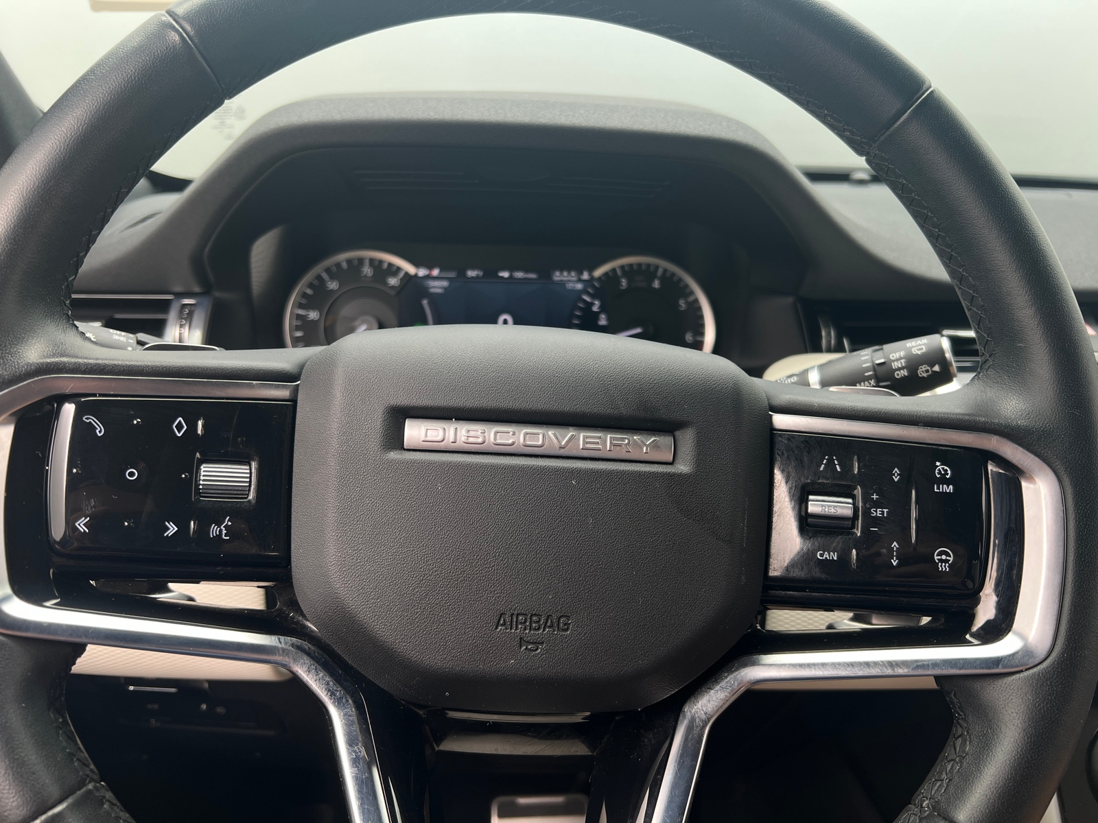 Thumbnail: 2023 Land Rover Discovery Sport - 4